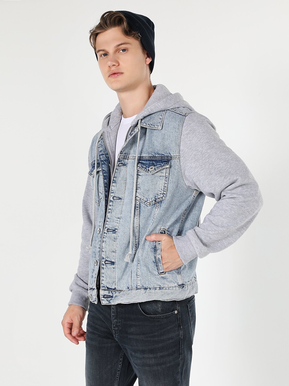 Джинсовая куртка мужская Colin's CL1060620_Q1.V1_DN41532 синяя S, CL1060620_Q1.V1_DN41532
Джинсовая куртка мужская Colin's CL1060620_Q1.V1_DN41532 синяя S, CL1060620_Q1.V1_DN41532
