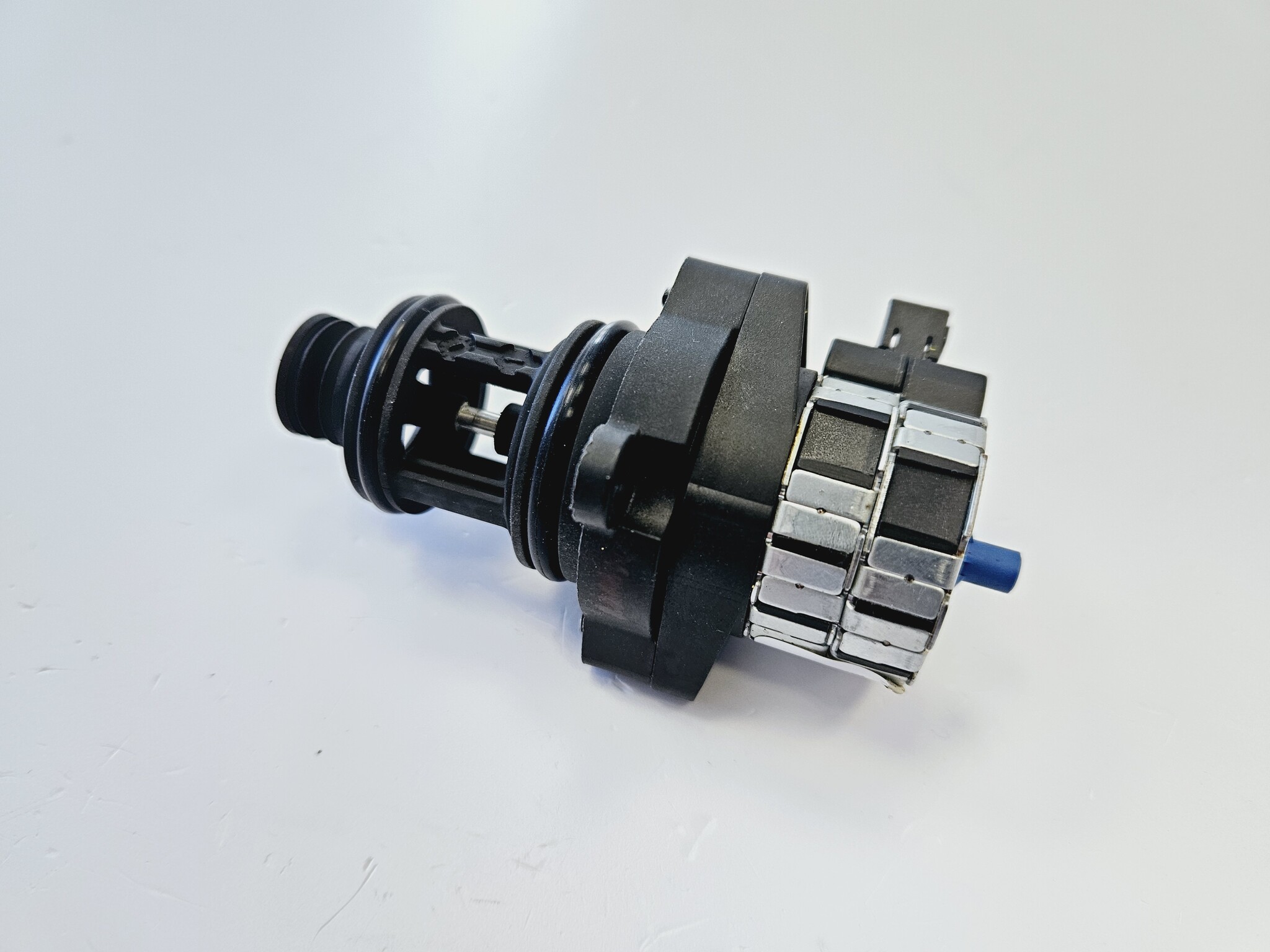 Шаговый двигатель модуля обратной магистрали VIESSMANN Vitopend 100-W WH0A/WHEA (арт. 7832
Шаговый двигатель модуля обратной магистрали VIESSMANN Vitopend 100-W WH0A/WHEA (арт. 7832