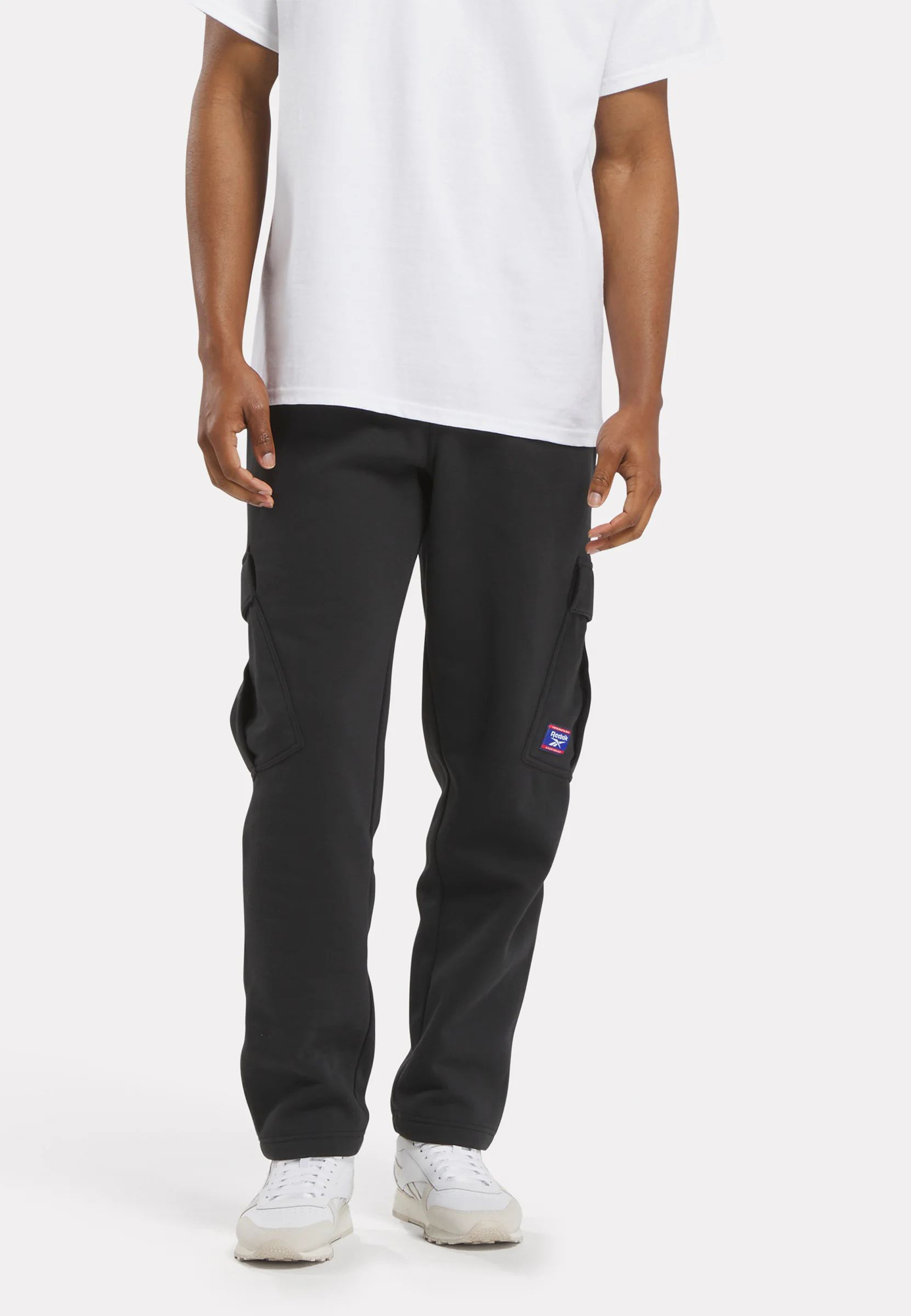 Спортивные брюки мужские Reebok Classics Team Tradition Knit Cargo 100205645 черные L, Черный, Classics Team Tradition Knit Cargo Pants
Спортивные брюки мужские Reebok Classics Team Tradition Knit Cargo 100205645 черные L, Черный, Classics Team Tradition Knit Cargo Pants