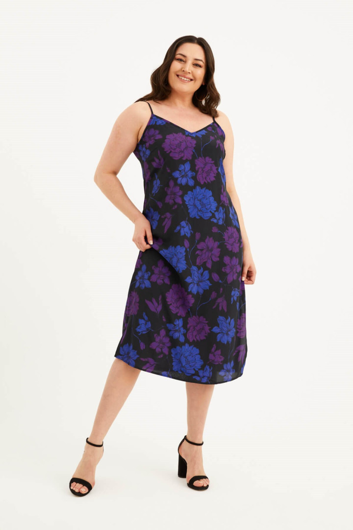 Платье женское My Line Moda 1557 черное 50 RU (товары доставляются из-за рубежа), Черный, 1557
Платье женское My Line Moda 1557 черное 50 RU (товары доставляются из-за рубежа), Черный, 1557