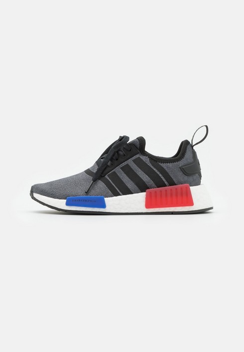 Кроссовки мужские Adidas Originals Nmd_R1 Unisex черные 42 EU (доставка из-за рубежа), Черный, Nmd_R1 Unisex
Кроссовки мужские Adidas Originals Nmd_R1 Unisex черные 42 EU (доставка из-за рубежа), Черный, Nmd_R1 Unisex
