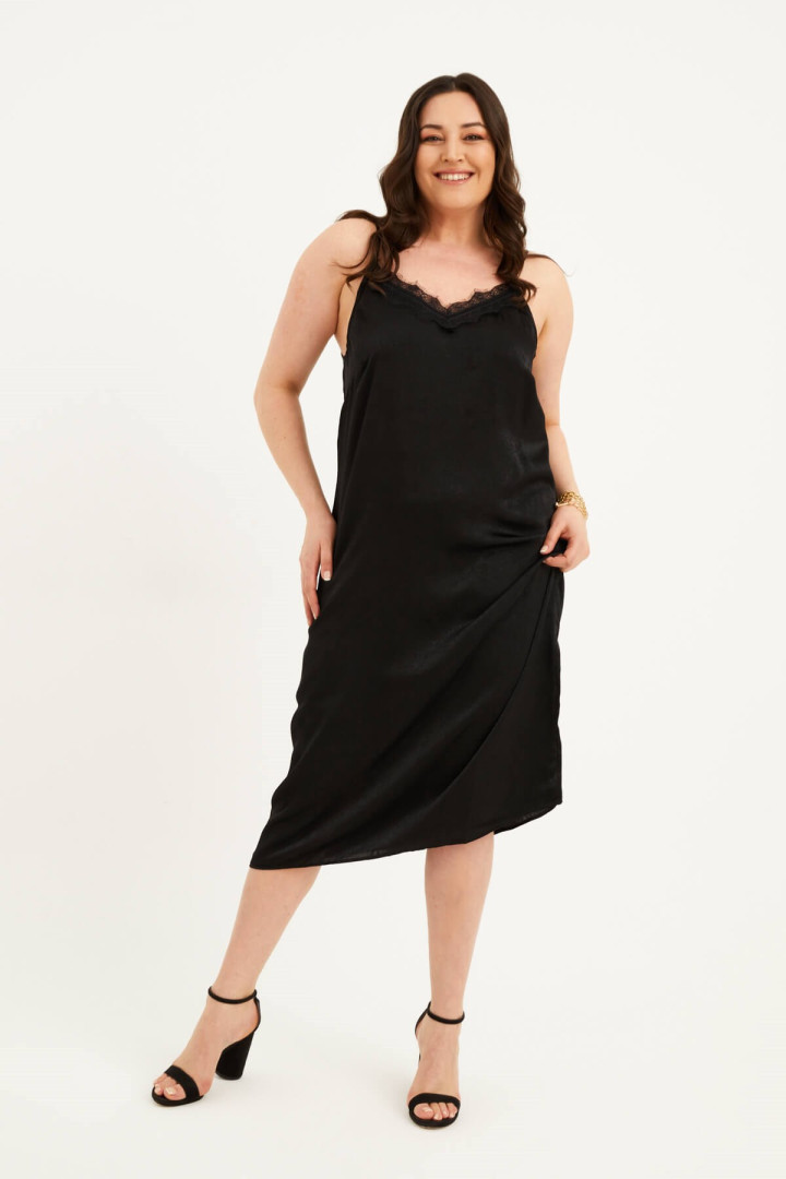 Платье женское My Line Moda 1520 черное 40 RU (товары доставляются из-за рубежа), Черный, 1520
Платье женское My Line Moda 1520 черное 40 RU (товары доставляются из-за рубежа), Черный, 1520