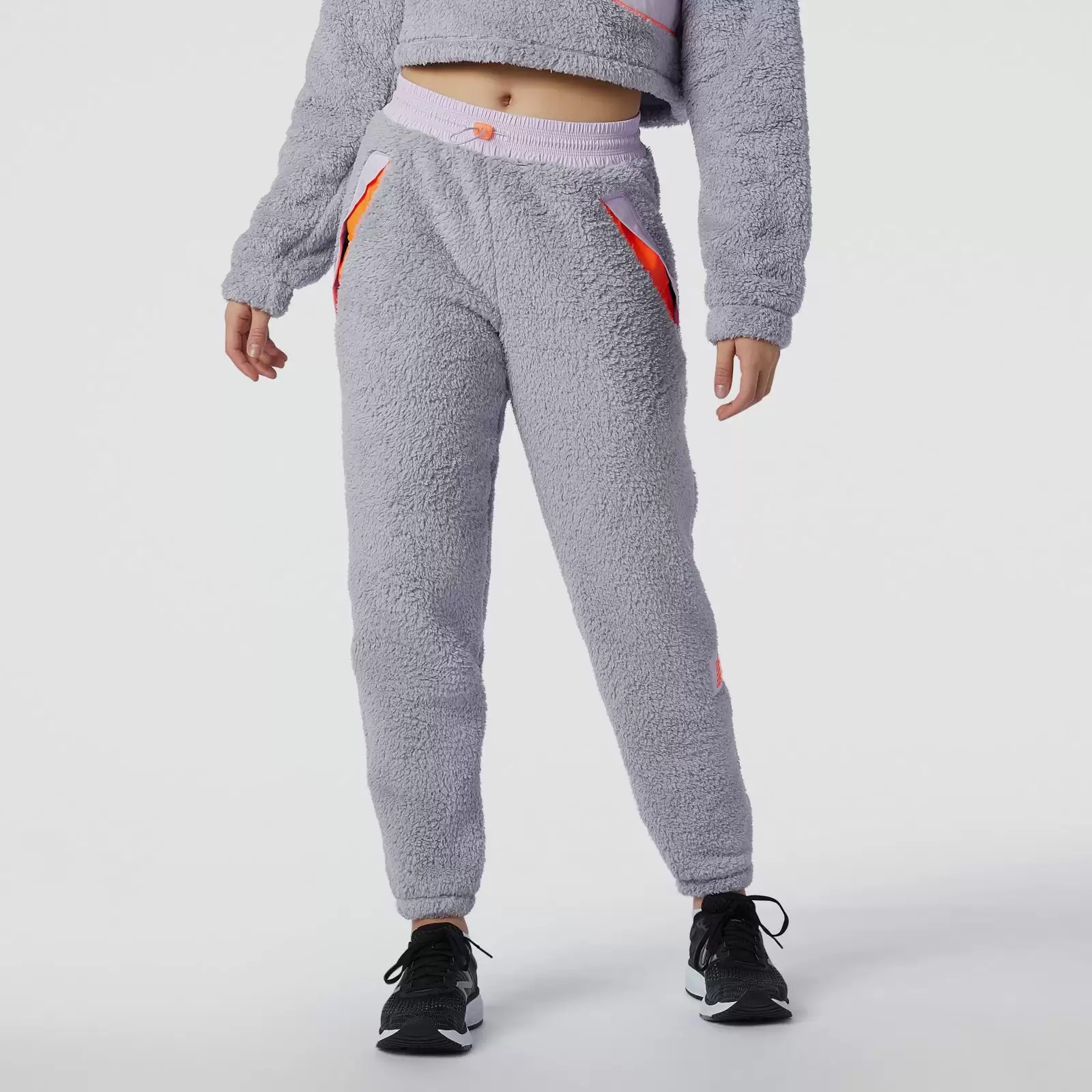 Спортивные брюки женские New Balance Achiever Elemental Plush Jogger серые S, Серый, Achiever Elemental Plush Jogger
Спортивные брюки женские New Balance Achiever Elemental Plush Jogger серые S, Серый, Achiever Elemental Plush Jogger