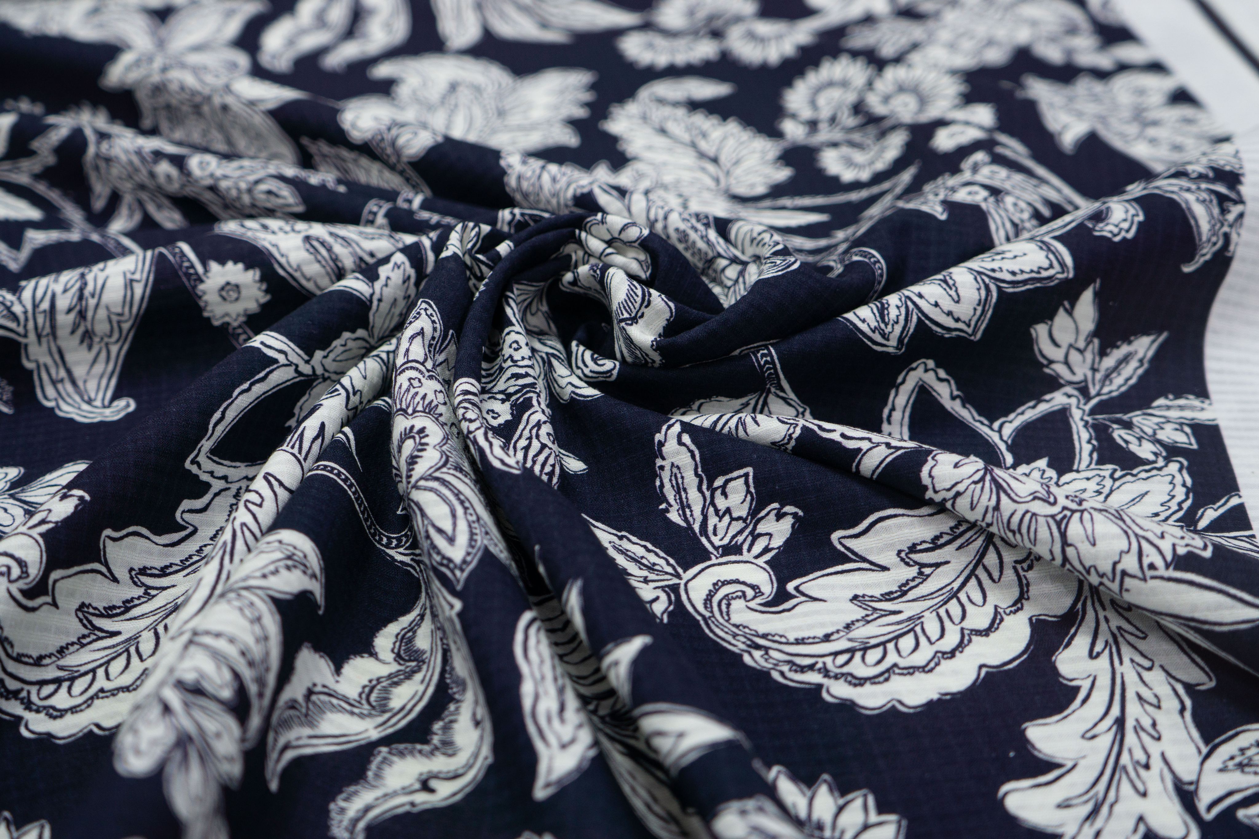 Ткань UNOFABRIC MON31493 Хлопок жаккардовый с белыми цветами на синем 100x140 см, Синий
Ткань UNOFABRIC MON31493 Хлопок жаккардовый с белыми цветами на синем 100x140 см, Синий