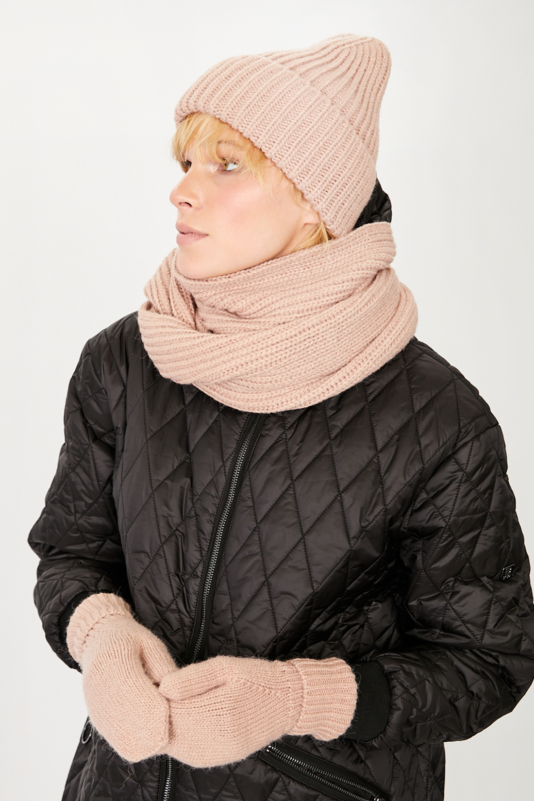 Комплект (шапка + шарф + варежки) женский Baon B341537 summer beige, р, Бежевый, B341537
Комплект (шапка + шарф + варежки) женский Baon B341537 summer beige, р, Бежевый, B341537