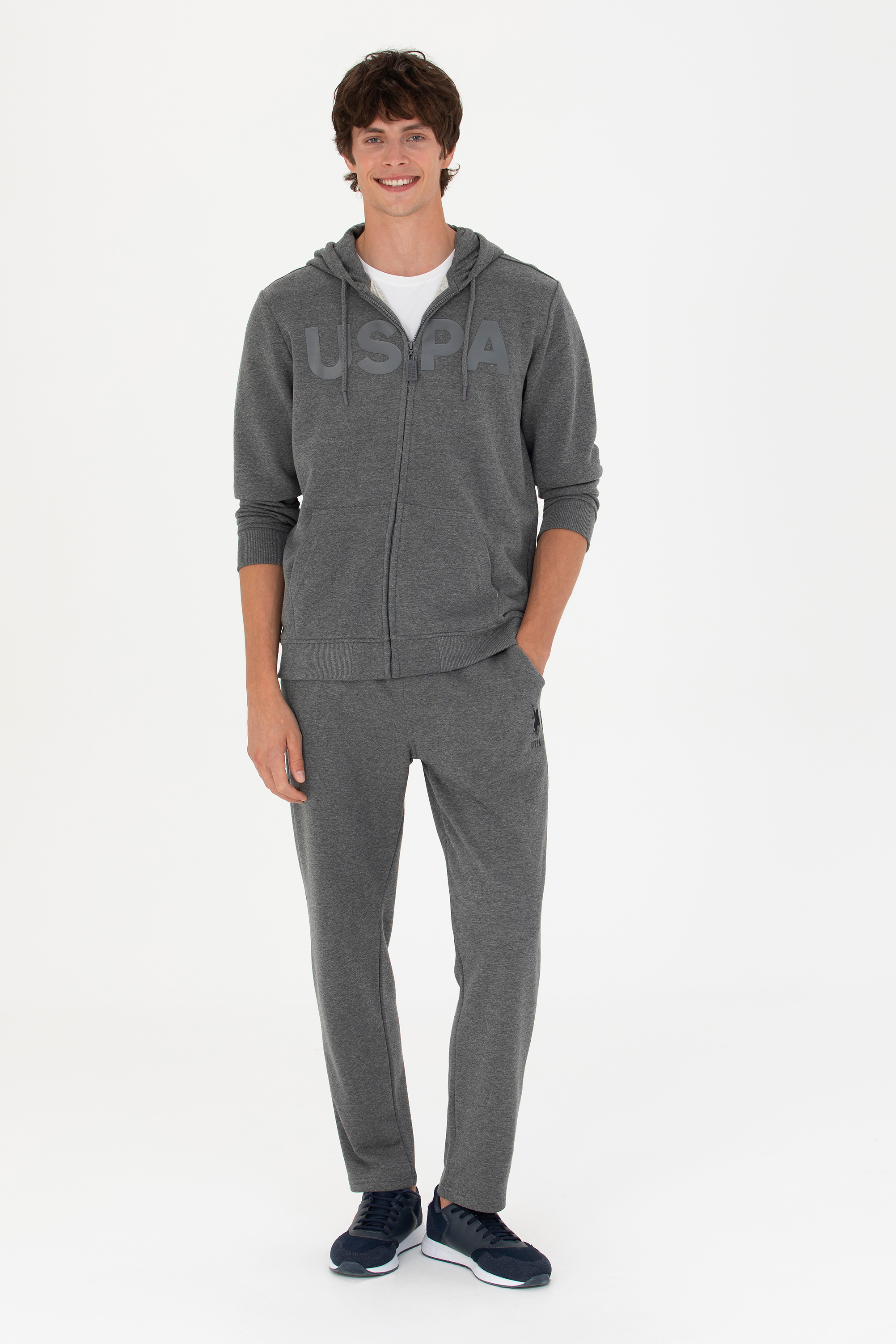 Спортивные брюки мужские U.S. POLO Assn. G081SZ0OP0RENDERSK023 серые L, Серый, G081SZ0OP0RENDERSK023
Спортивные брюки мужские U.S. POLO Assn. G081SZ0OP0RENDERSK023 серые L, Серый, G081SZ0OP0RENDERSK023