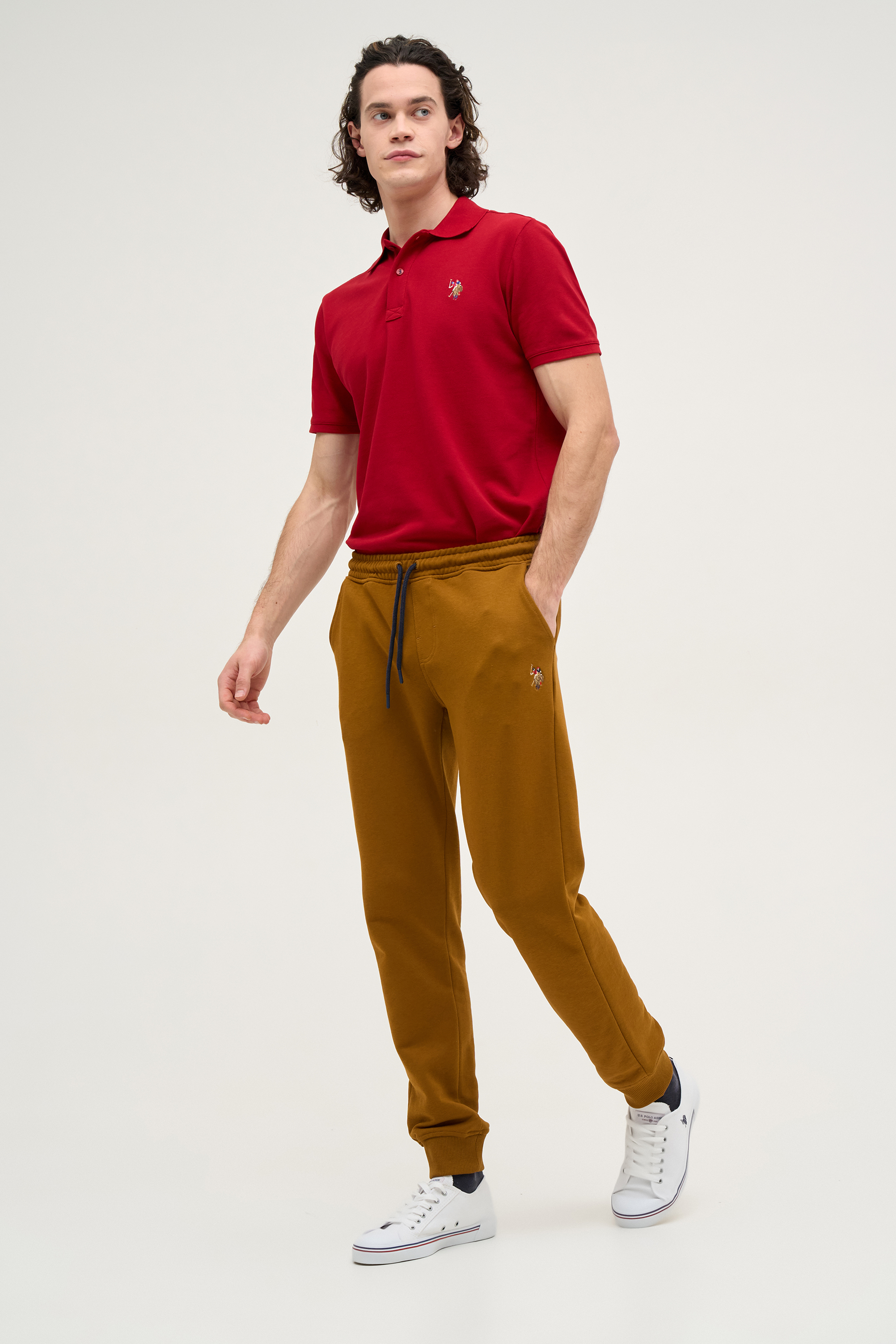 Спортивные брюки мужские U.S. POLO Assn. G081SZ0OP0HEROLDSK023-R коричневые XL, Коричневый, G081SZ0OP0HEROLDSK023-R
Спортивные брюки мужские U.S. POLO Assn. G081SZ0OP0HEROLDSK023-R коричневые XL, Коричневый, G081SZ0OP0HEROLDSK023-R