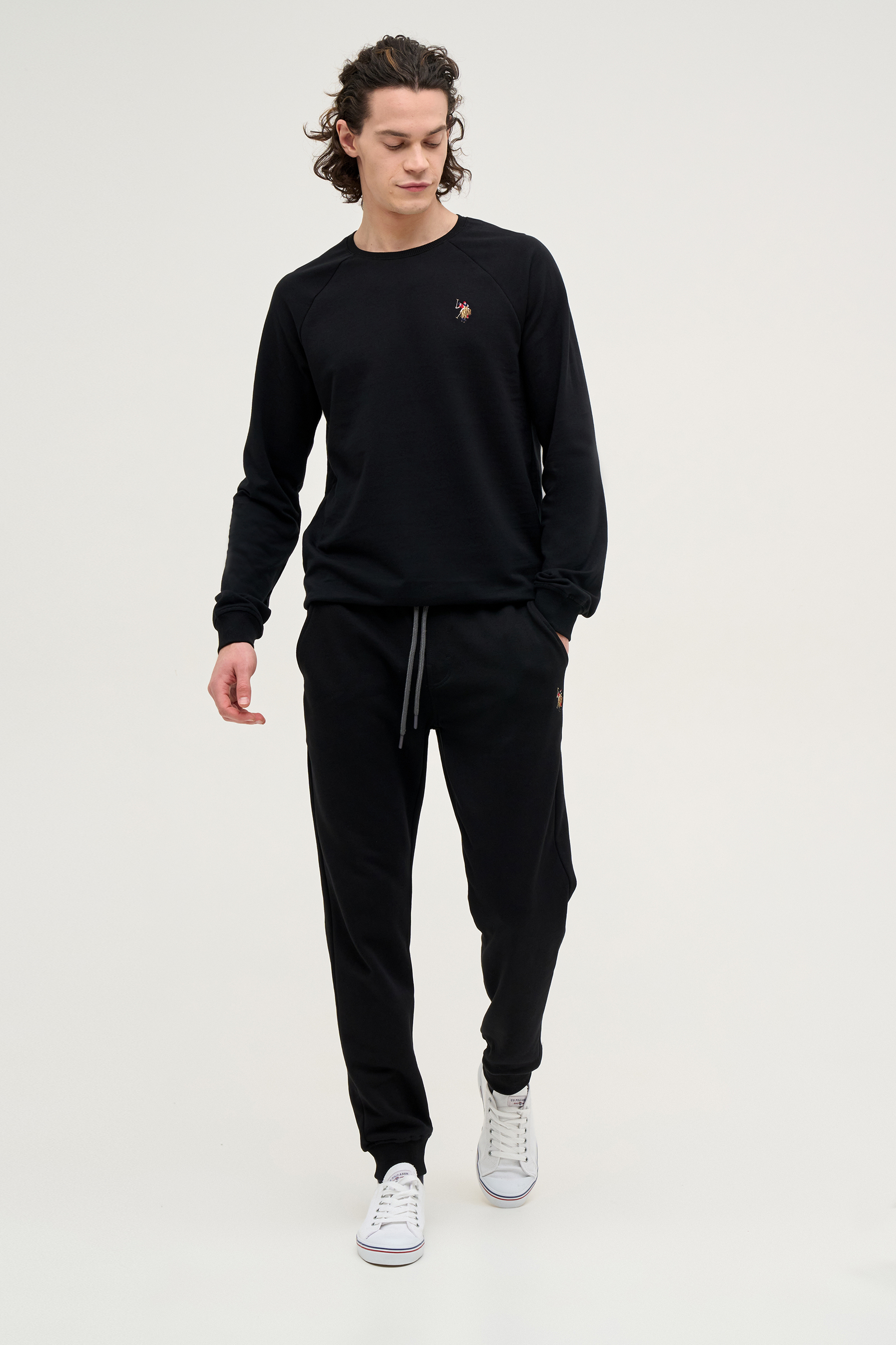 Спортивные брюки мужские U.S. POLO Assn. G081SZ0OP0HEROLDSK023-R черные XS, Черный, G081SZ0OP0HEROLDSK023-R
Спортивные брюки мужские U.S. POLO Assn. G081SZ0OP0HEROLDSK023-R черные XS, Черный, G081SZ0OP0HEROLDSK023-R