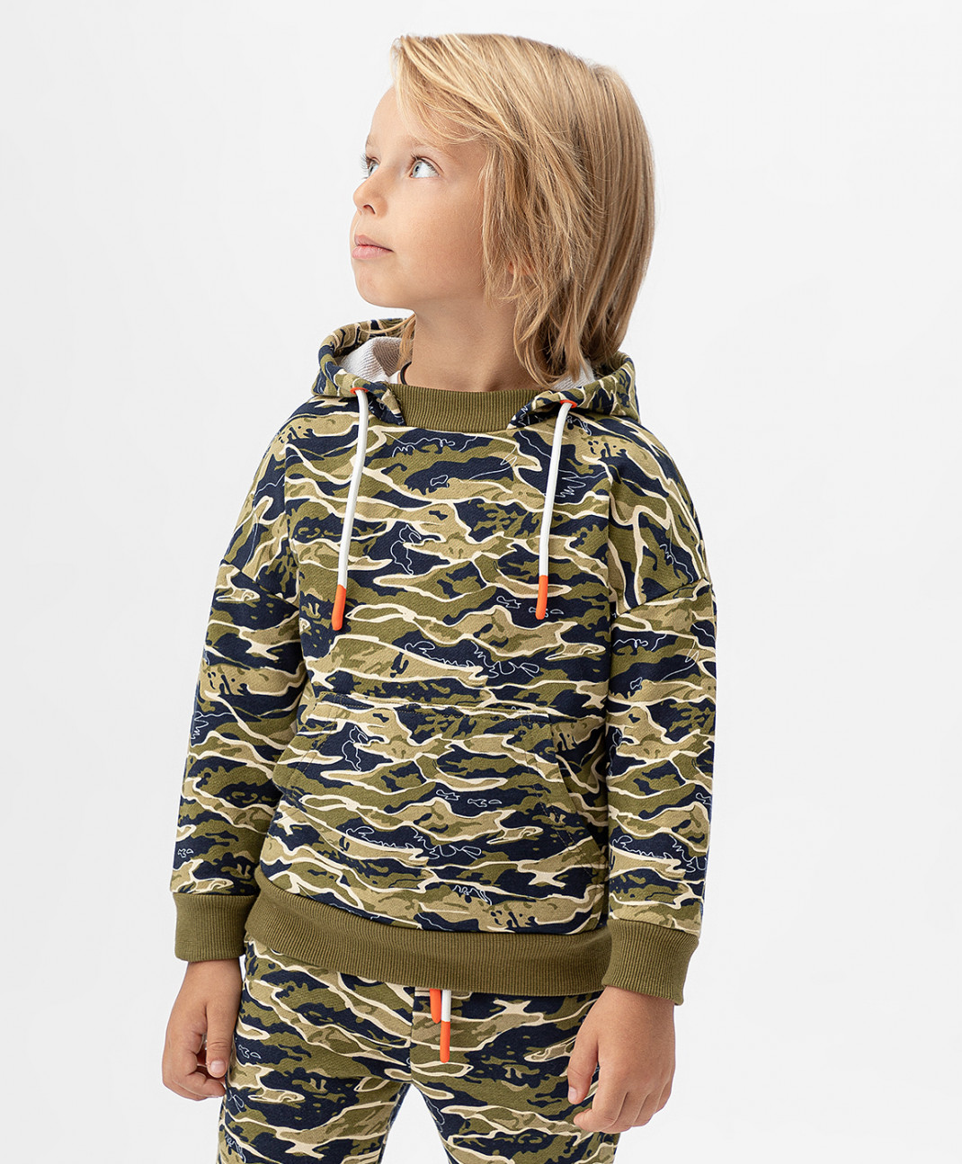 Худи с карманом в стиле милитари Button Blue 222BBBMC16013913 р.122, Бежевый, 222BBBMC16013913
Худи с карманом в стиле милитари Button Blue 222BBBMC16013913 р.122, Бежевый, 222BBBMC16013913