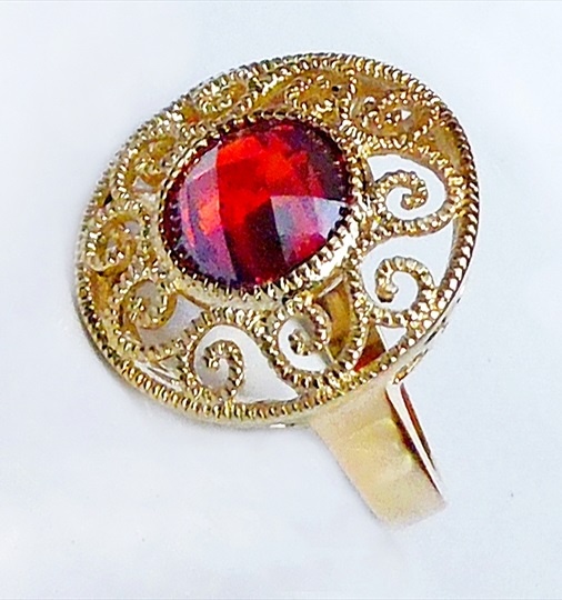 Кольцо из бижутерного сплава р. 19 Lotus Jewelry Восточное солнце, гранат, Кольцо с гранатом "Восточное солнце"
Кольцо из бижутерного сплава р. 19 Lotus Jewelry Восточное солнце, гранат, Кольцо с гранатом "Восточное солнце"