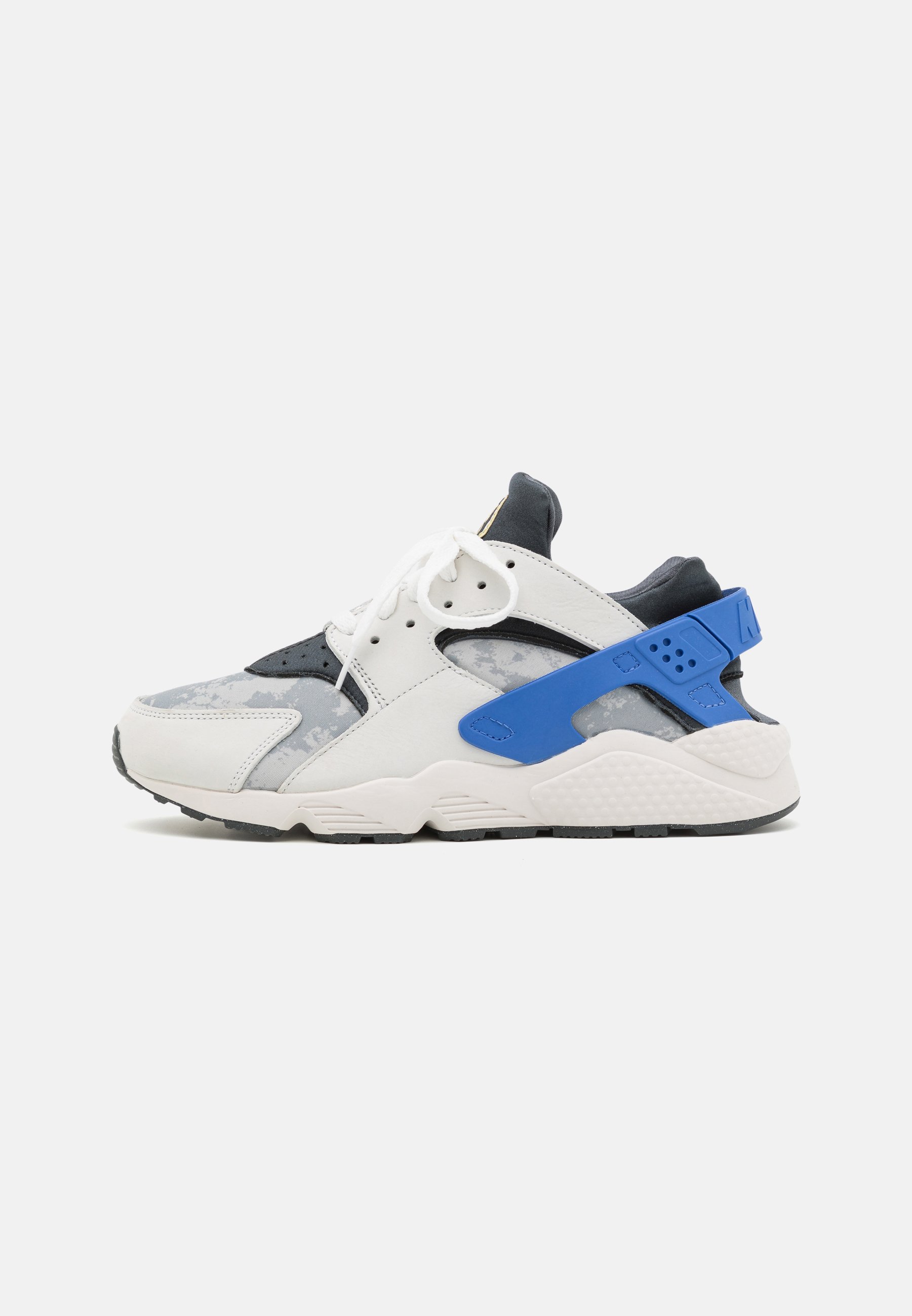 Кроссовки мужские Nike Sportswear Air Huarache Prm Wc белые 43 EU (доставка из-за рубежа), Белый, Air Huarache Prm Wc
Кроссовки мужские Nike Sportswear Air Huarache Prm Wc белые 43 EU (доставка из-за рубежа), Белый, Air Huarache Prm Wc