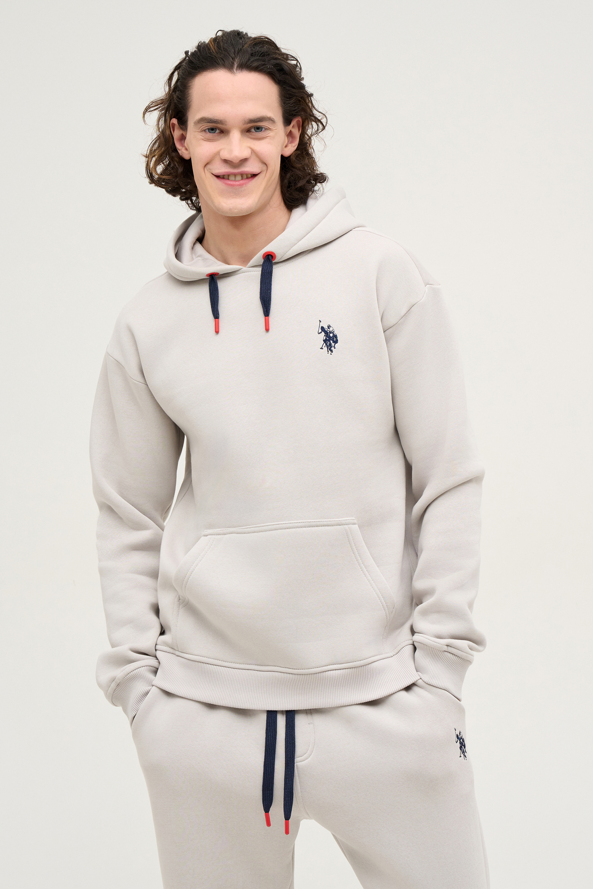 Худи мужское U.S. POLO Assn. G081SZ0820HODRESK023-R серое XL, Серый, G081SZ0820HODRESK023-R
Худи мужское U.S. POLO Assn. G081SZ0820HODRESK023-R серое XL, Серый, G081SZ0820HODRESK023-R