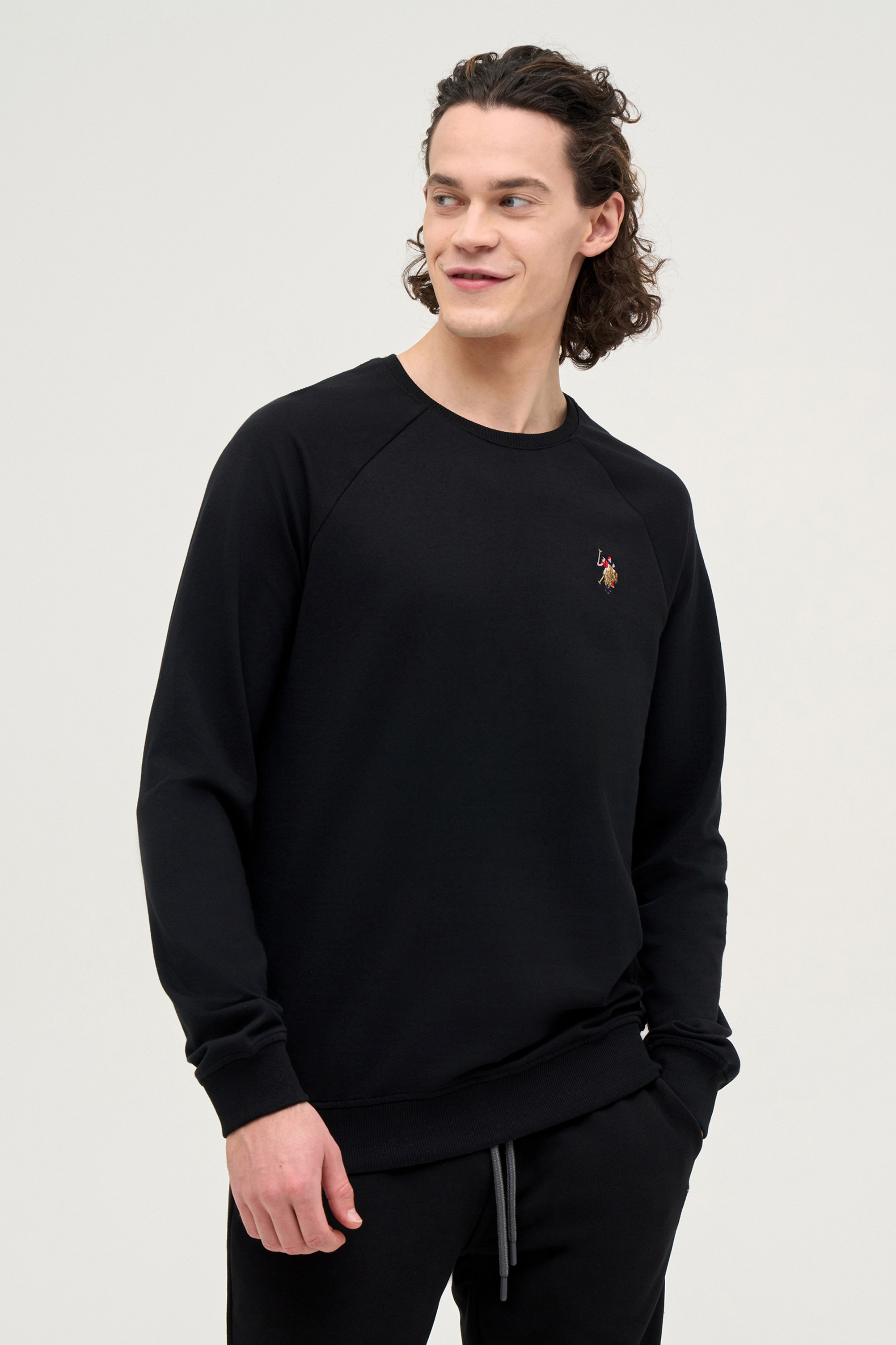 Свитшот мужской U.S. POLO Assn. G081SZ0820GRARDOSK023-R черный XL, G081SZ0820GRARDOSK023-R
Свитшот мужской U.S. POLO Assn. G081SZ0820GRARDOSK023-R черный XL, G081SZ0820GRARDOSK023-R