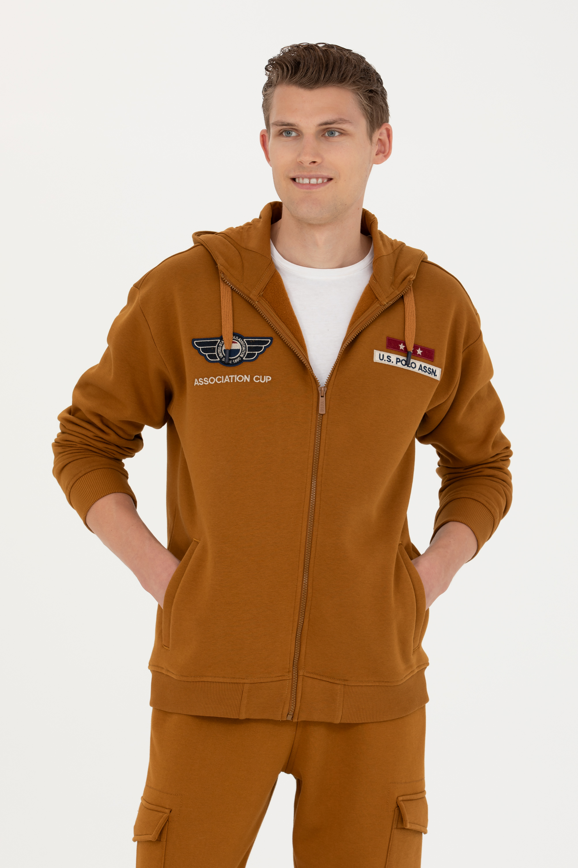 Худи мужское U.S. POLO Assn. G081SZ0820GATNAR коричневое XL, Коричневый, G081SZ0820GATNAR
Худи мужское U.S. POLO Assn. G081SZ0820GATNAR коричневое XL, Коричневый, G081SZ0820GATNAR