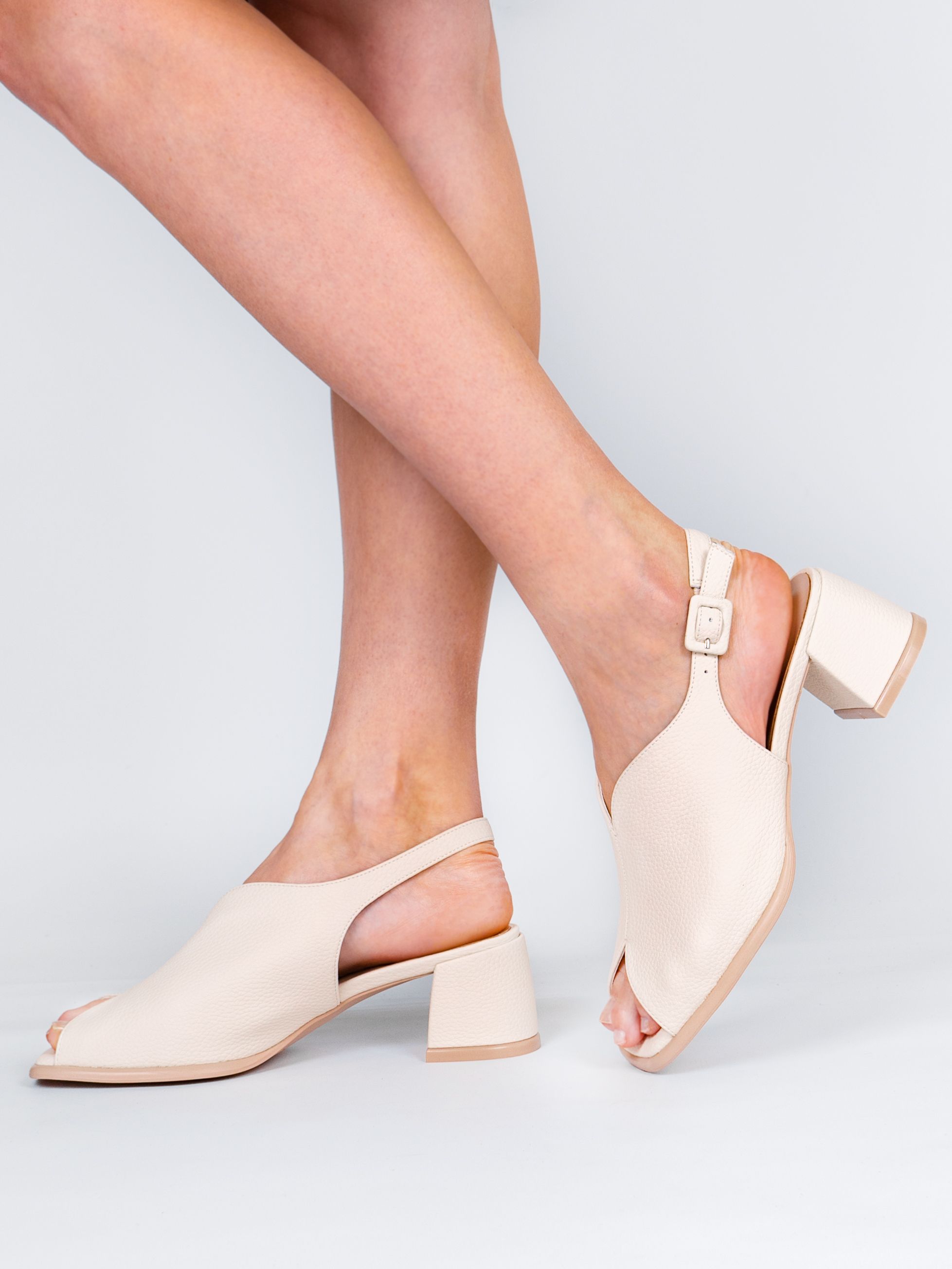 Босоножки женские Madella XBW-41950-1D-SU бежевые 37 RU, Бежевый, XBW-41950-1D-SU 
Босоножки женские Madella XBW-41950-1D-SU бежевые 37 RU, Бежевый, XBW-41950-1D-SU