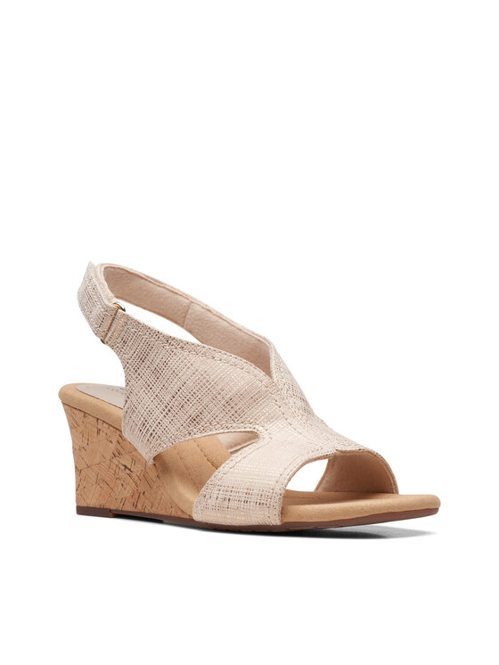 Босоножки женские Clarks Kyarra Aster 26171236 бежевые 40 EU, Бежевый, Kyarra Aster 26171236
Босоножки женские Clarks Kyarra Aster 26171236 бежевые 40 EU, Бежевый, Kyarra Aster 26171236