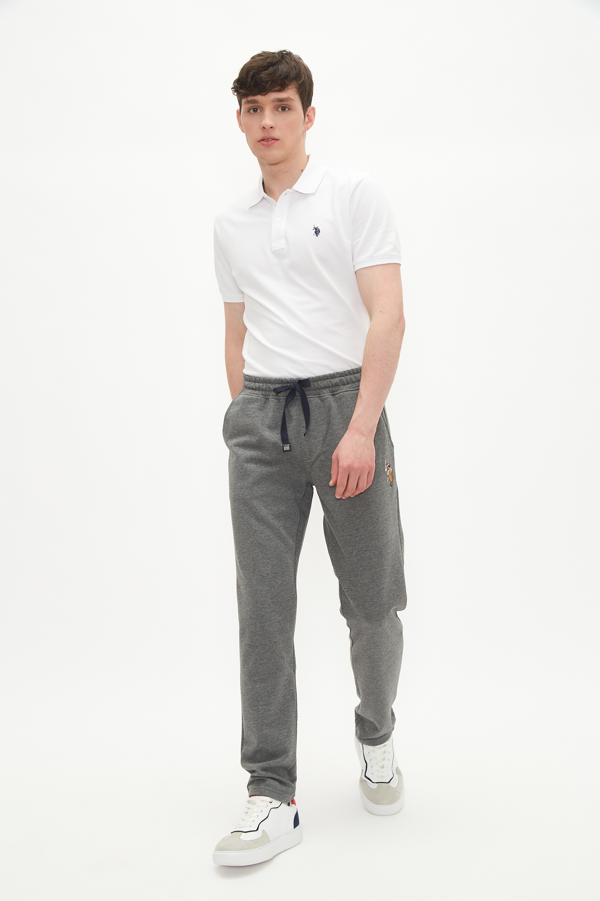 Спортивные брюки мужские U.S. POLO Assn. G081SZ0OP0HENBIXSK21-R серые M, Серый, G081SZ0OP0HENBIXSK21-R
Спортивные брюки мужские U.S. POLO Assn. G081SZ0OP0HENBIXSK21-R серые M, Серый, G081SZ0OP0HENBIXSK21-R