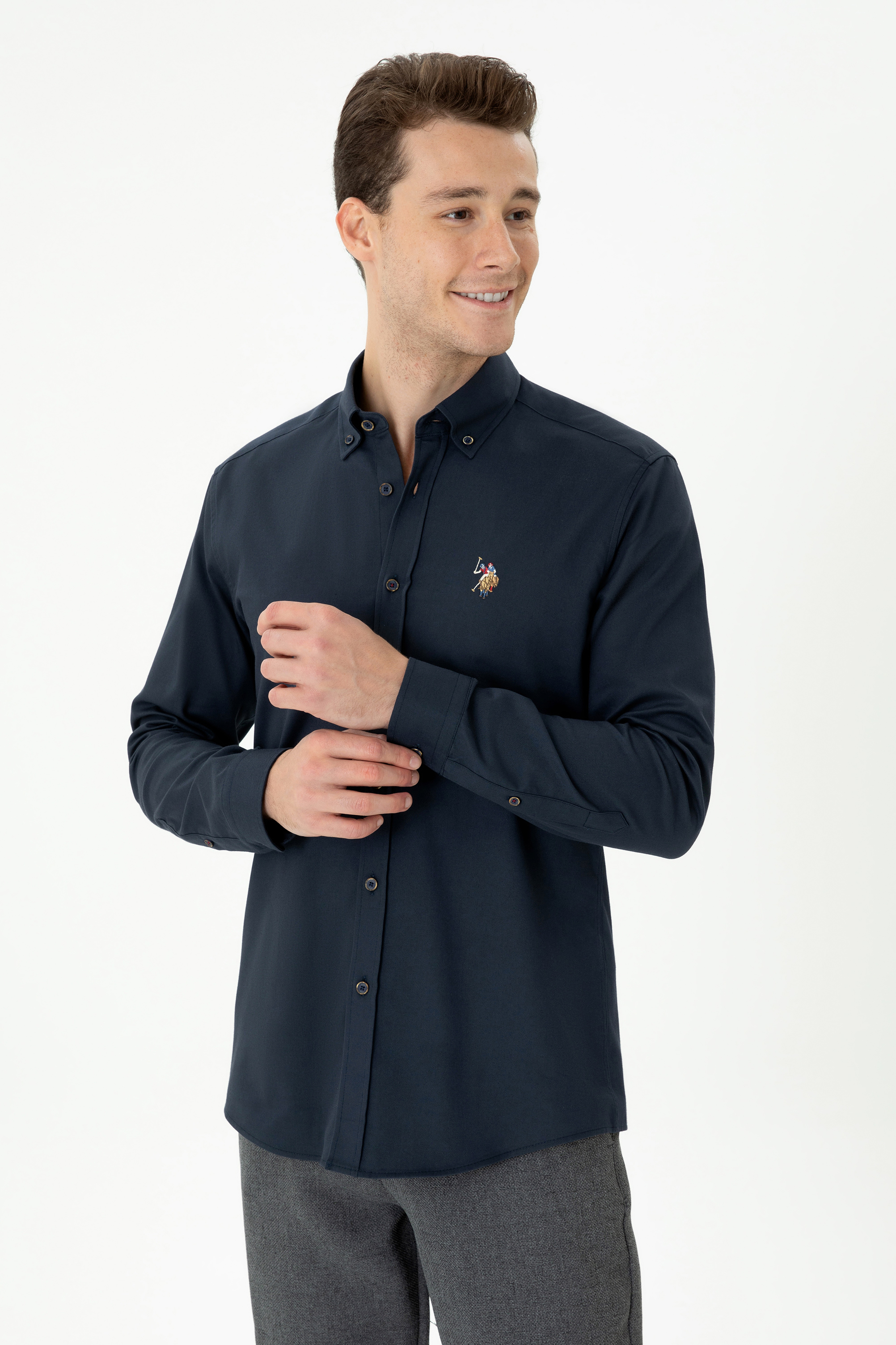 Рубашка мужская U.S. POLO Assn. G081SZ0040CLIMART023K синяя 2XL, Синий, G081SZ0040CLIMART023K
Рубашка мужская U.S. POLO Assn. G081SZ0040CLIMART023K синяя 2XL, Синий, G081SZ0040CLIMART023K
