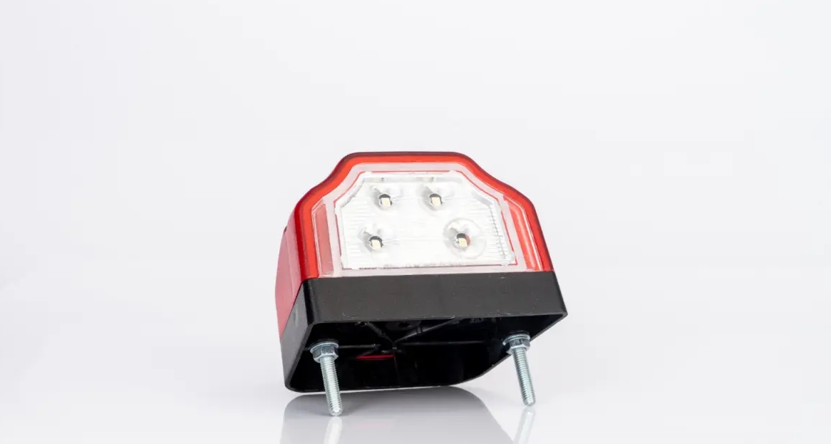 FRISTOM FT031ALED_фонарь освещения номерного знака LED, с проводом и габ. Огнем\
FRISTOM FT031ALED_фонарь освещения номерного знака LED, с проводом и габ. Огнем\