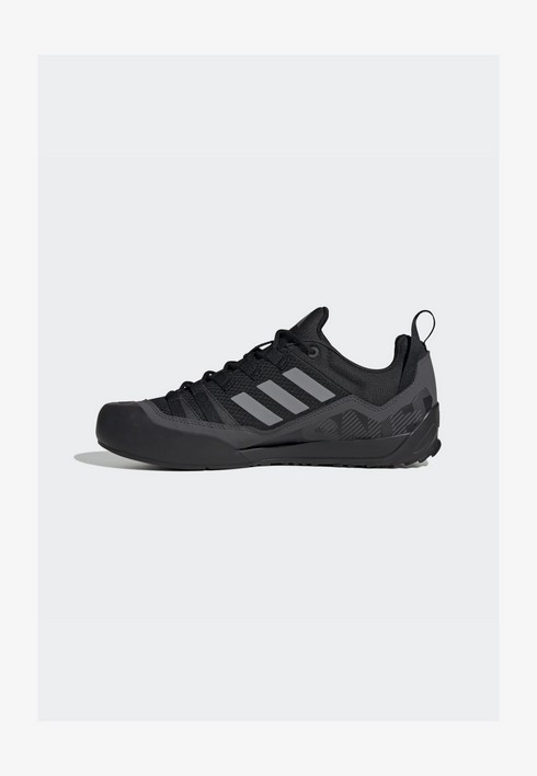 Кроссовки мужские Adidas Terrex Swift Solo 2 Hiking черные 48 EU (доставка из-за рубежа), Черный, Terrex Swift Solo 2 Hiking
Кроссовки мужские Adidas Terrex Swift Solo 2 Hiking черные 48 EU (доставка из-за рубежа), Черный, Terrex Swift Solo 2 Hiking