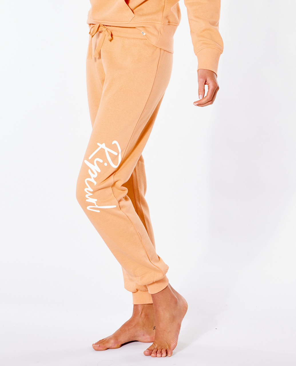 Спортивные брюки женские Rip Curl STANDARD SCRIPT TRACKPANT оранжевые L, STANDARD SCRIPT TRACKPANT
Спортивные брюки женские Rip Curl STANDARD SCRIPT TRACKPANT оранжевые L, STANDARD SCRIPT TRACKPANT