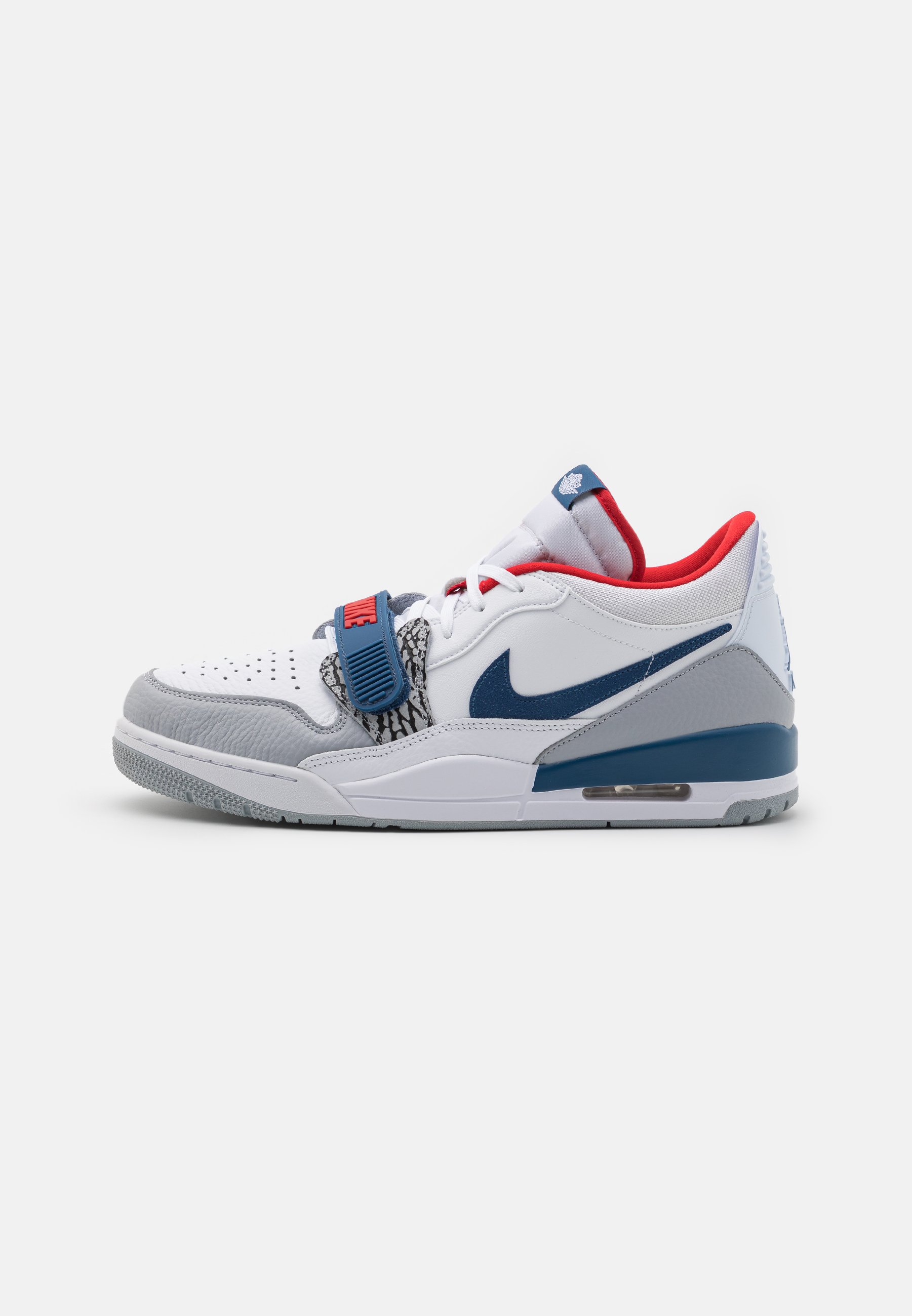 Кеды мужские Jordan Air Legacy белые 52.5 EU (доставка из-за рубежа), Белый, Air Legacy
Кеды мужские Jordan Air Legacy белые 52.5 EU (доставка из-за рубежа), Белый, Air Legacy