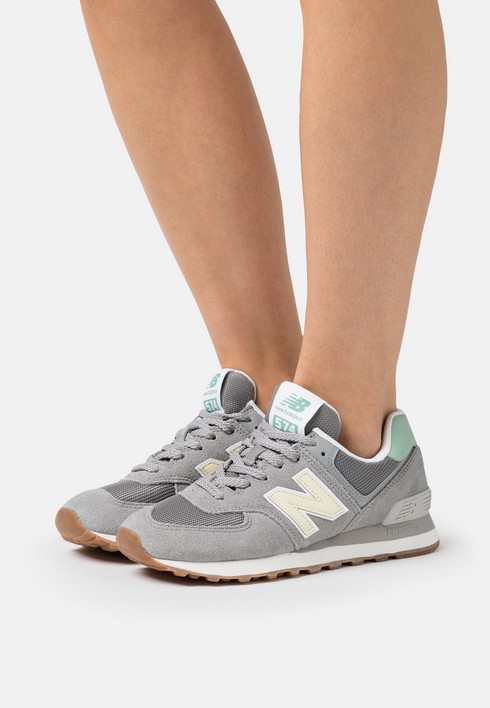 Кроссовки женские New Balance Wl574 серые 36 EU (доставка из-за рубежа), Серый, WL574YJ2
Кроссовки женские New Balance Wl574 серые 36 EU (доставка из-за рубежа), Серый, WL574YJ2