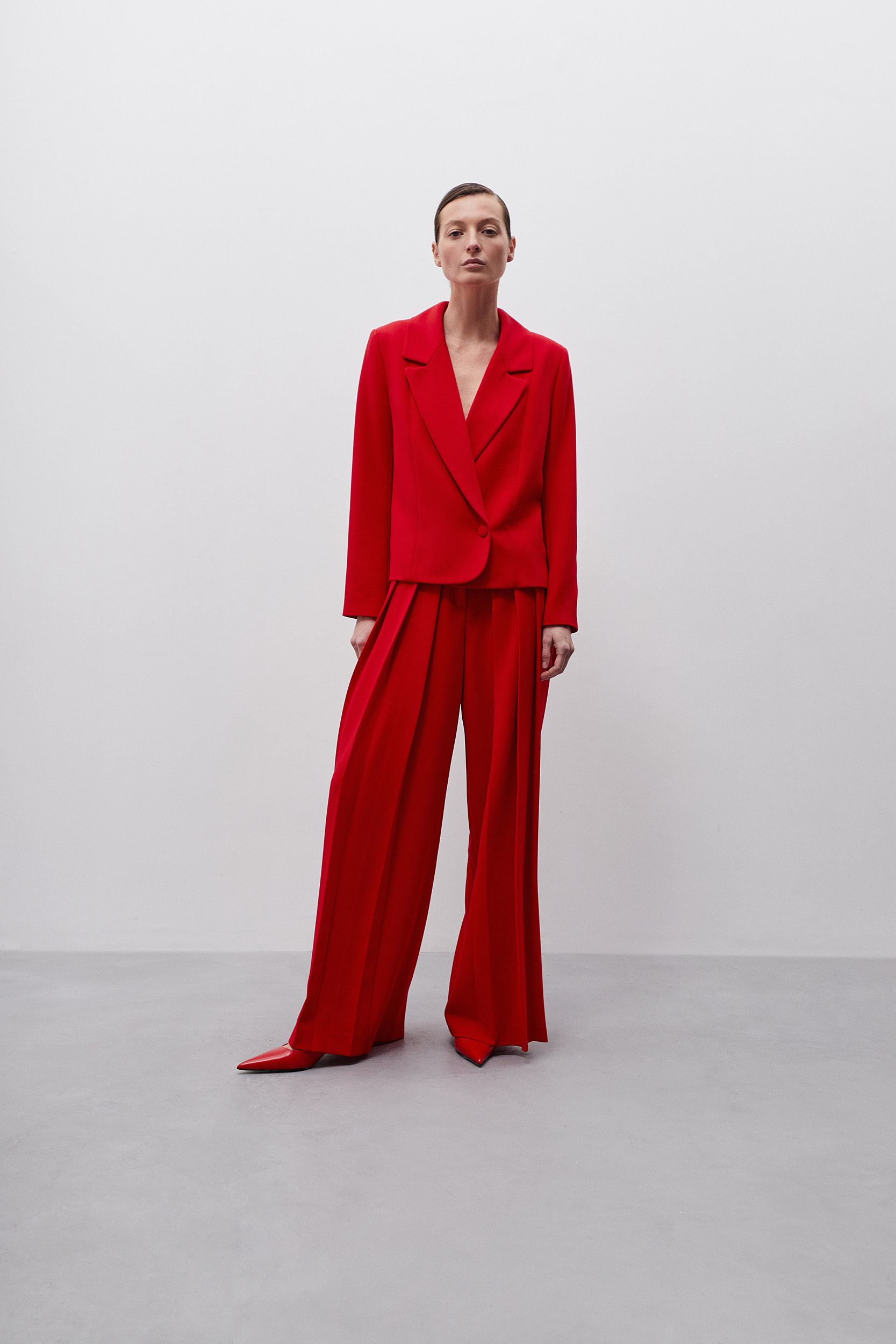Брюки женские Fashion Rebels FR20-ОЧ-4-КР-4 красные XS, Красный, FR20-ОЧ-4-КР-4
Брюки женские Fashion Rebels FR20-ОЧ-4-КР-4 красные XS, Красный, FR20-ОЧ-4-КР-4