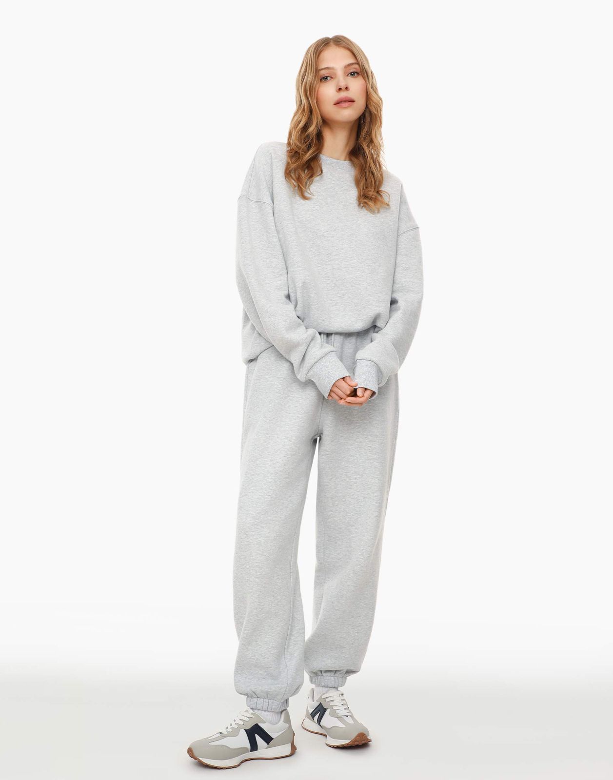 Спортивные брюки женские Gloria Jeans GAC021168 серые XS/164 (38-40), Серый, GAC021168
Спортивные брюки женские Gloria Jeans GAC021168 серые XS/164 (38-40), Серый, GAC021168