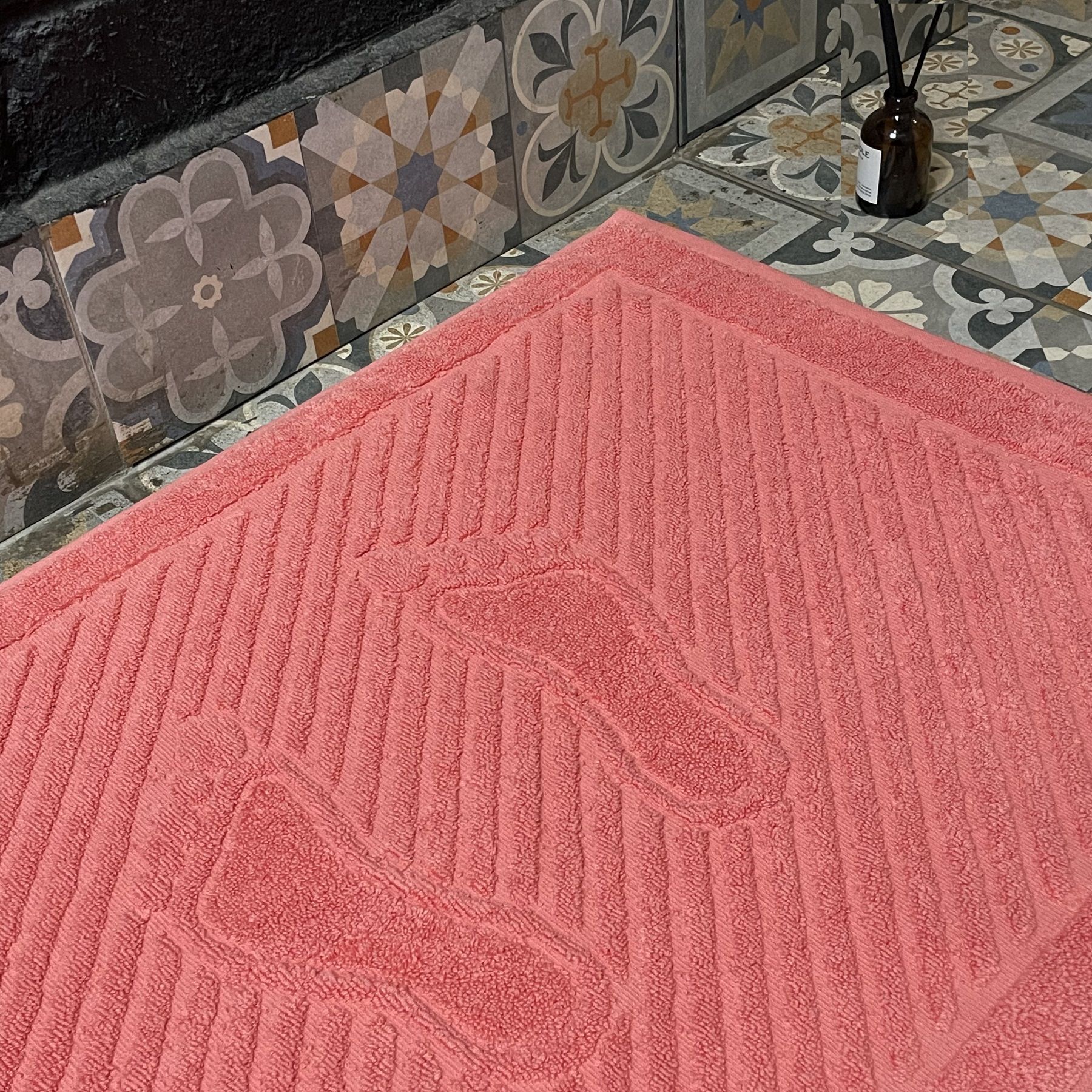 Полотенце-коврик махровое для ног TM TEXTILE 50x70 розовый 113, 1шт.,плотность 700, Н113_georgia peach
Полотенце-коврик махровое для ног TM TEXTILE 50x70 розовый 113, 1шт.,плотность 700, Н113_georgia peach
