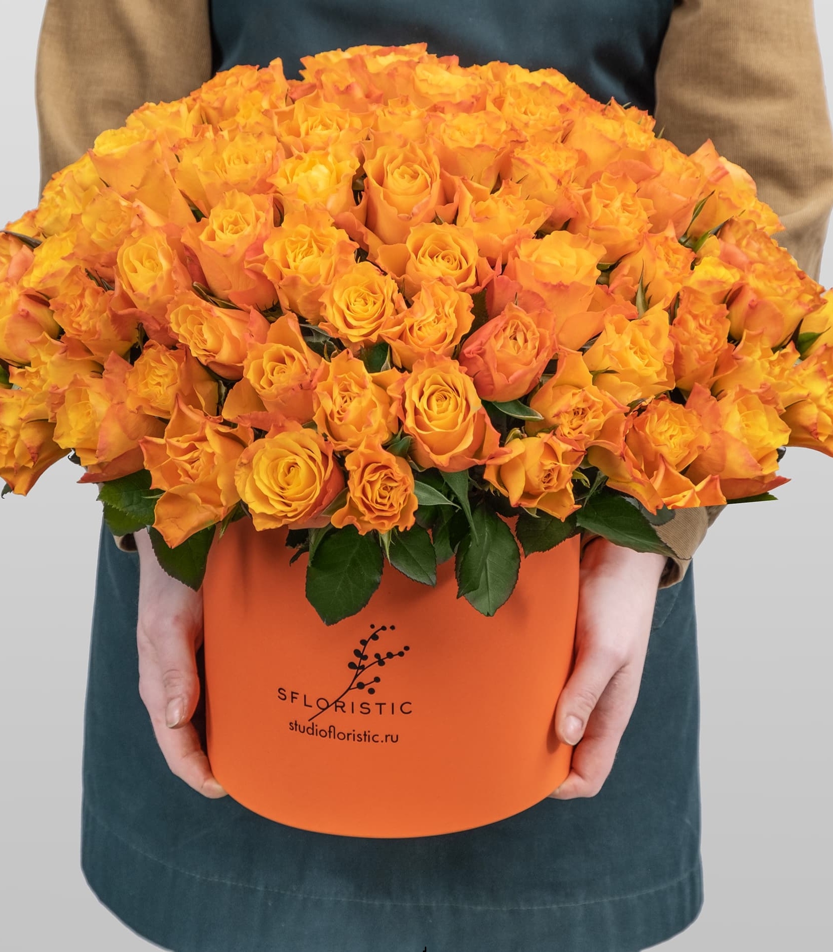 Букет цветов Studio Floristic роза 45 см x 40 см оранжевый Спелый апельсин в коробке, Спелый апельсин
Букет цветов Studio Floristic роза 45 см x 40 см оранжевый Спелый апельсин в коробке, Спелый апельсин