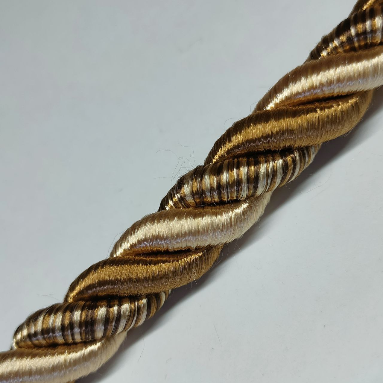 Шнур декоративный idealtex 15Ш-42-22.5 , длина 42 м, диаметр 15 мм, Желтый;коричневый, 15ш22.5 
Шнур декоративный idealtex 15Ш-42-22.5 , длина 42 м, диаметр 15 мм, Желтый;коричневый, 15ш22.5