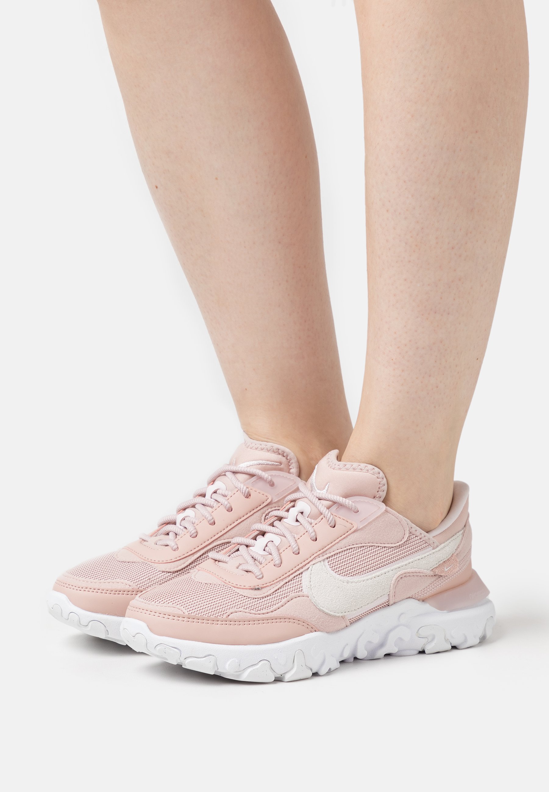 Кроссовки женские Nike Sportswear W React Revision розовые 39 EU (доставка из-за рубежа), Розовый, W React Revision
Кроссовки женские Nike Sportswear W React Revision розовые 39 EU (доставка из-за рубежа), Розовый, W React Revision
