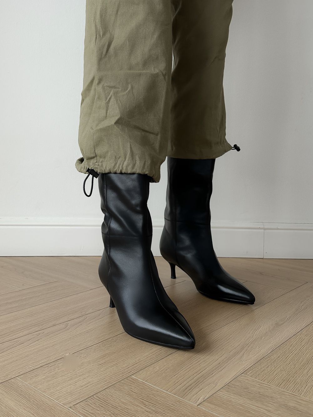 Полусапоги женские Sbalo SHT46 черные 36 RU, Черный, SHT46
Полусапоги женские Sbalo SHT46 черные 36 RU, Черный, SHT46