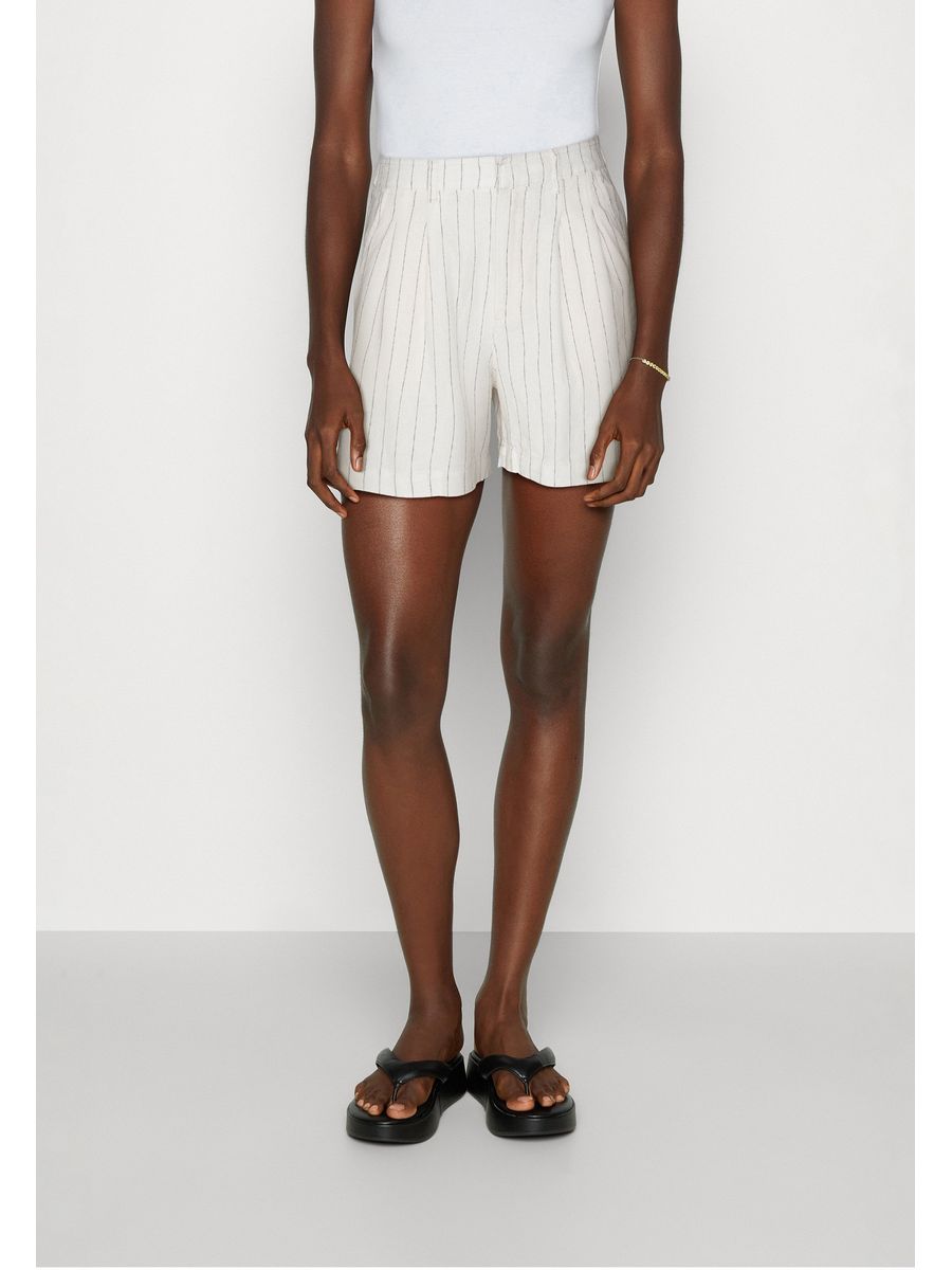 Повседневные шорты женские GAP GP021S07I белые 32 EU, Белый, GP021S07I
Повседневные шорты женские GAP GP021S07I белые 32 EU, Белый, GP021S07I