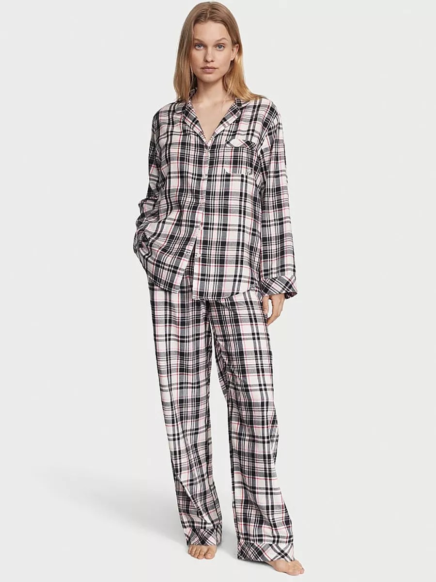 Пижама женская Victoria's Secret Flannel-Long-Plaid белая S Regular, Белый, Flannel-Long-Plaid
Пижама женская Victoria's Secret Flannel-Long-Plaid белая S Regular, Белый, Flannel-Long-Plaid