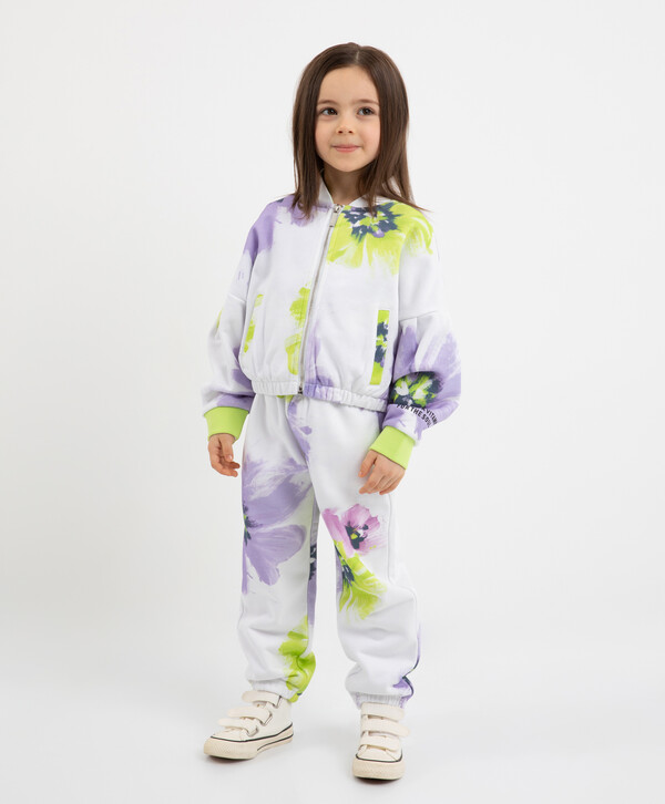 Брюки-джоггеры с крупным цветочным рисунком белые для девочек Gulliver (134), Белый, 12402GMC5601
Брюки-джоггеры с крупным цветочным рисунком белые для девочек Gulliver (134), Белый, 12402GMC5601