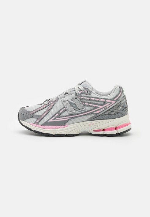 Кроссовки мужские New Balance M1906 Unisex серые 42 EU (доставка из-за рубежа), Серый, M1906 Unisex
Кроссовки мужские New Balance M1906 Unisex серые 42 EU (доставка из-за рубежа), Серый, M1906 Unisex