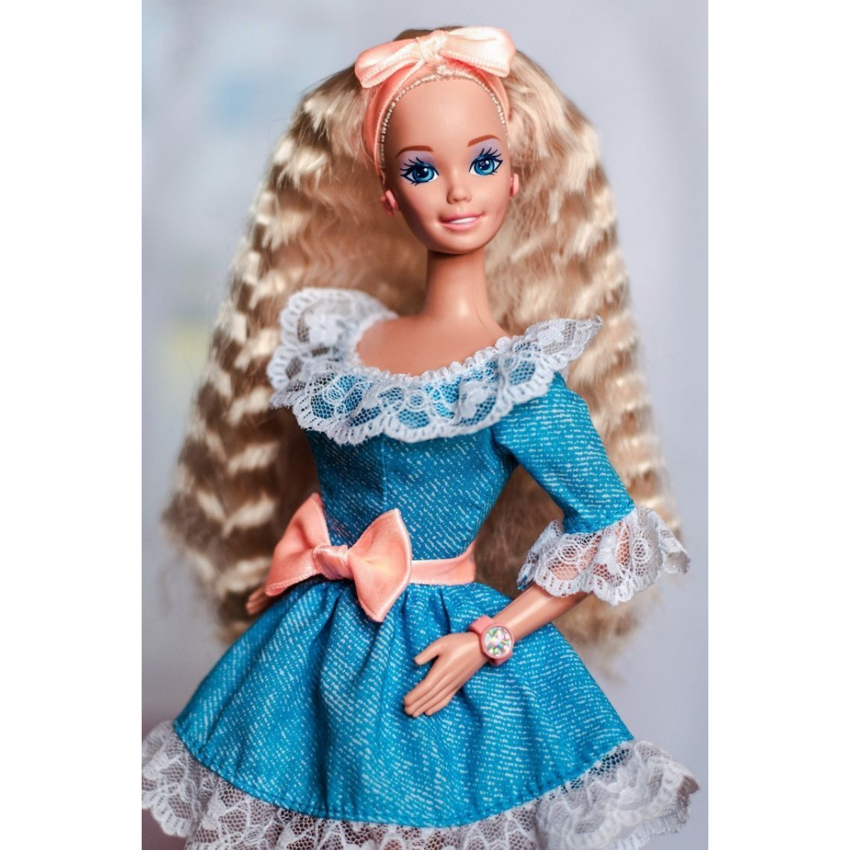 Кукла Барби коллекционная для вечеринок 1994 специальное издание
Кукла Барби коллекционная для вечеринок 1994 специальное издание