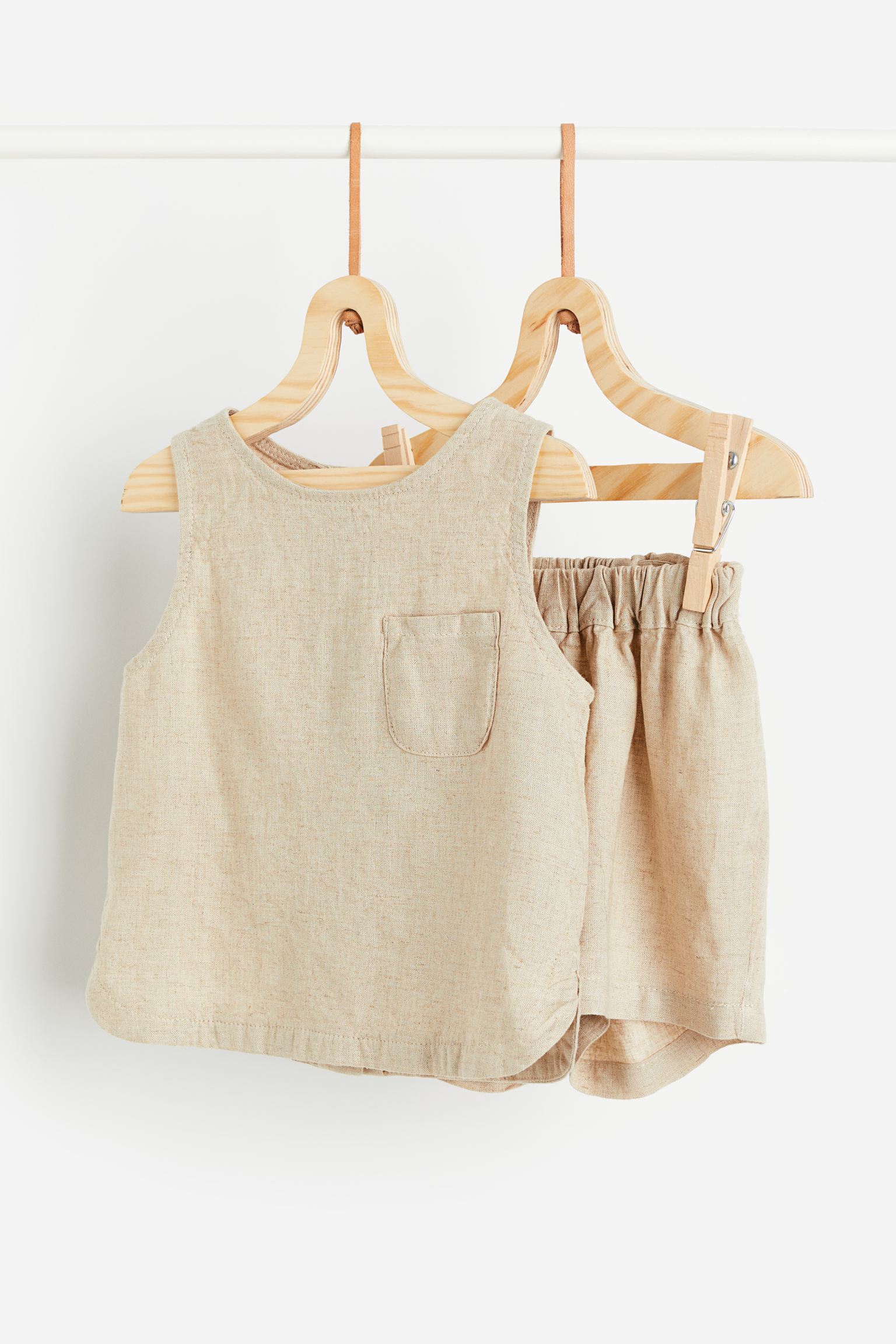 Комплект из льняной смеси, 2 шт. H&M 50 бежевый (доставка из-за рубежа), 1143415
Комплект из льняной смеси, 2 шт. H&M 50 бежевый (доставка из-за рубежа), 1143415