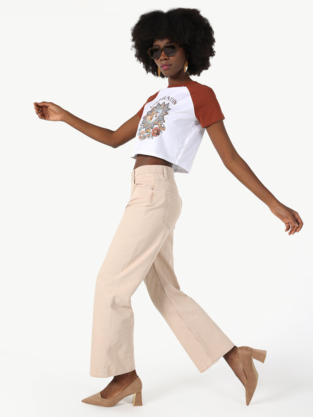 Джинсы женские Colin's CL1064407_Q1.V1 бежевые 28/32, Бежевый, CL1064407_Q1.V1 
Джинсы женские Colin's CL1064407_Q1.V1 бежевые 28/32, Бежевый, CL1064407_Q1.V1