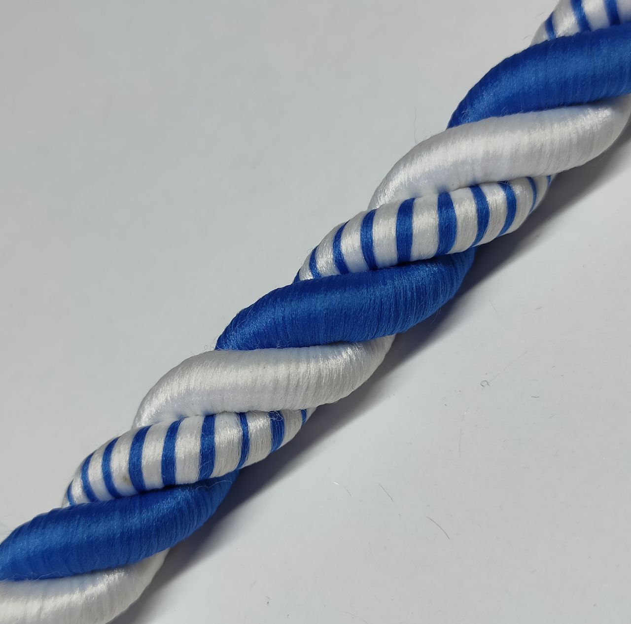 Шнур декоративный idealtex 15Ш-100-4.1 , длина 100 м, диаметр 15 мм, Белый;синий, 15ш4.1
Шнур декоративный idealtex 15Ш-100-4.1 , длина 100 м, диаметр 15 мм, Белый;синий, 15ш4.1