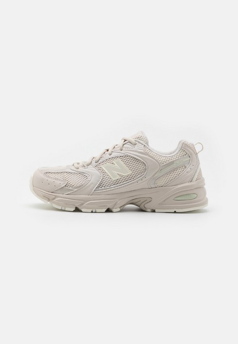 Кроссовки женские New Balance 530 Unisex бежевые 40.5 EU (доставка из-за рубежа), Бежевый, 530 Unisex
Кроссовки женские New Balance 530 Unisex бежевые 40.5 EU (доставка из-за рубежа), Бежевый, 530 Unisex