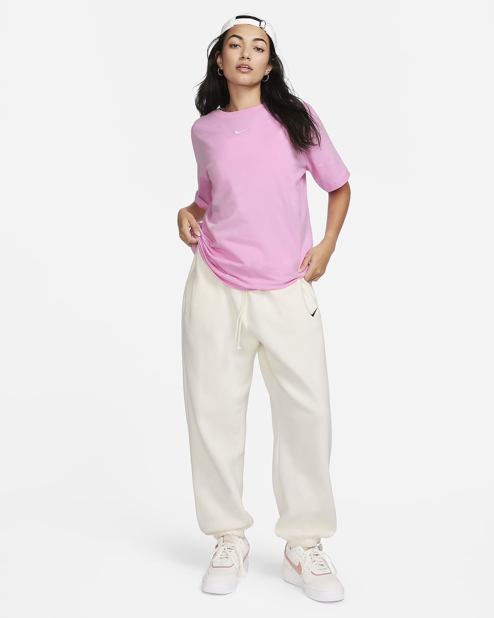 Футболка женская Nike Sportswear Essential Tee FD4149 розовая S, Розовый, Sportswear Essential Tee
Футболка женская Nike Sportswear Essential Tee FD4149 розовая S, Розовый, Sportswear Essential Tee