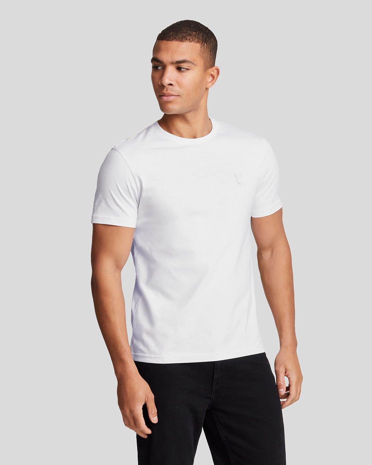 Футболка мужская Lyle & Scott Tonal Eagle T-Shirt-1 белая 2XL, Белый, Tonal Eagle T-Shirt-1
Футболка мужская Lyle & Scott Tonal Eagle T-Shirt-1 белая 2XL, Белый, Tonal Eagle T-Shirt-1
