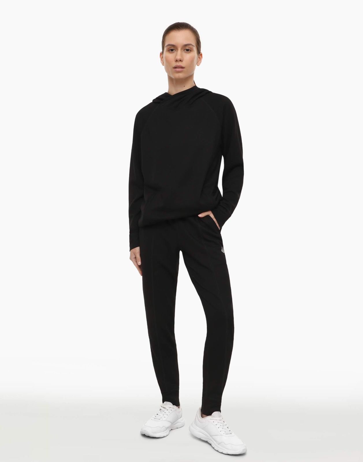 Спортивные брюки женские Gloria Jeans GRT000186 черные S/164 (40-42), Черный, GRT000186
Спортивные брюки женские Gloria Jeans GRT000186 черные S/164 (40-42), Черный, GRT000186
