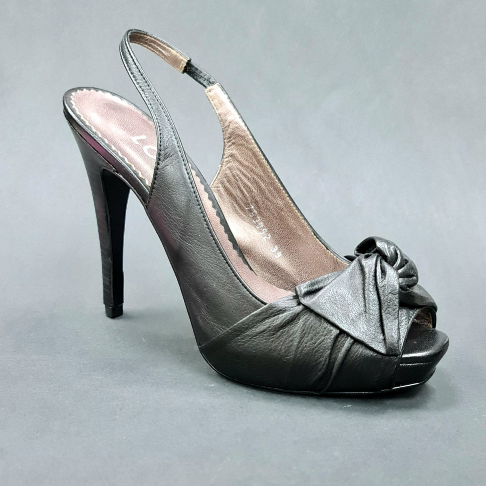 Босоножки женские Lodi 15070 черные 39 RU, Черный, 15070
Босоножки женские Lodi 15070 черные 39 RU, Черный, 15070