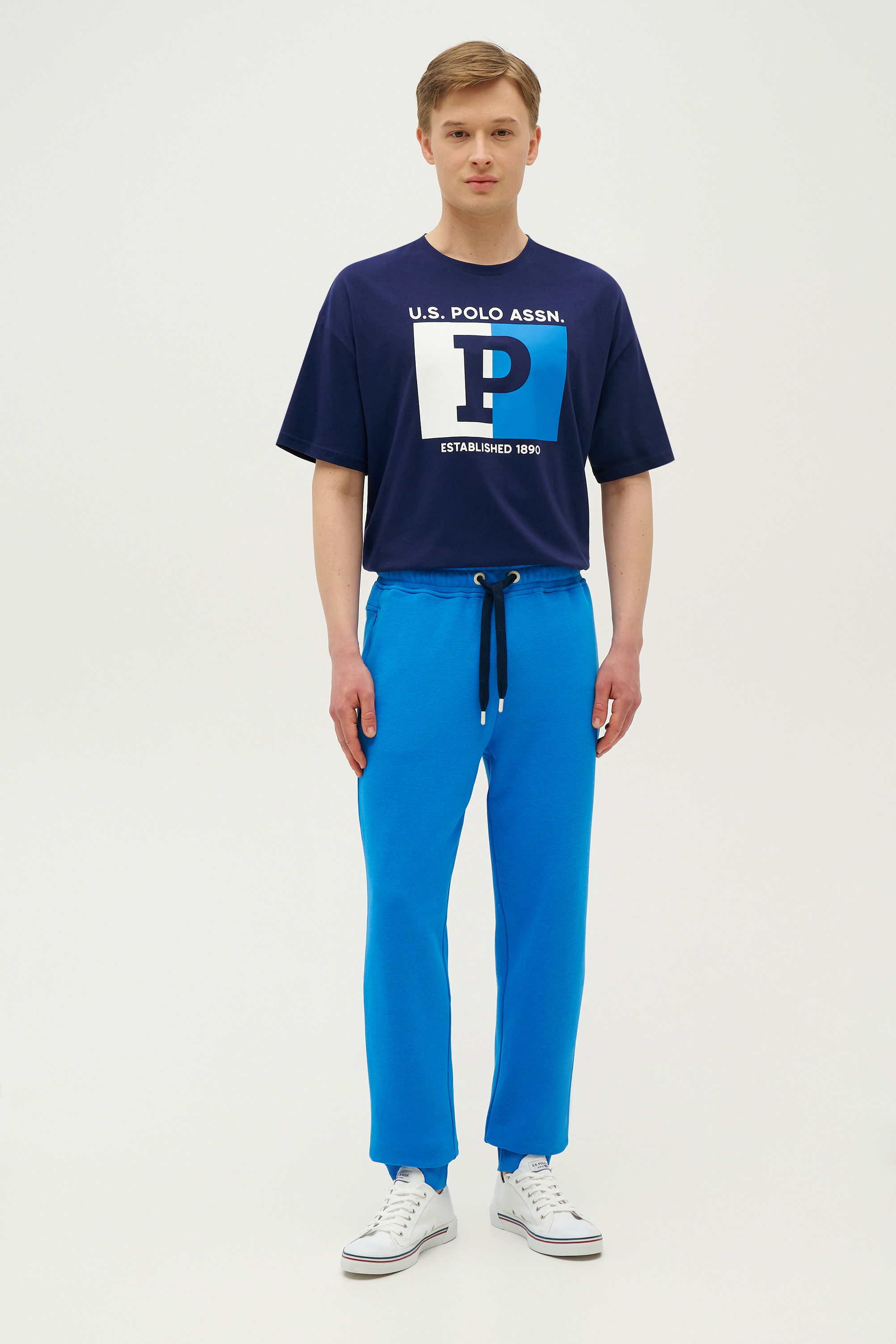 Спортивные брюки мужские U.S. POLO Assn. G081SZ0OP0JERTOD-R синие M, Синий, G081SZ0OP0JERTOD-R
Спортивные брюки мужские U.S. POLO Assn. G081SZ0OP0JERTOD-R синие M, Синий, G081SZ0OP0JERTOD-R