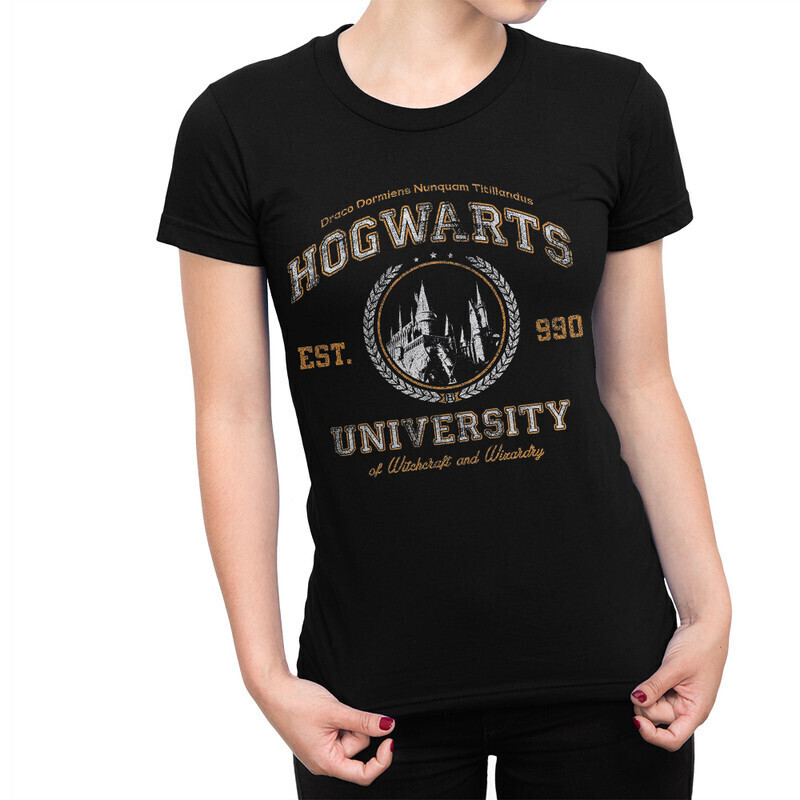 Футболка женская Dream Shirts Университет Хогвартс 1000692-1 черная S, Черный, Университет Хогвартс 1000692-1
Футболка женская Dream Shirts Университет Хогвартс 1000692-1 черная S, Черный, Университет Хогвартс 1000692-1
