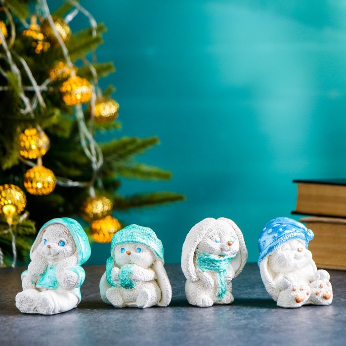 Набор фигур "Кролики в головных уборах" перламутр, 7х6х6см
Набор фигур "Кролики в головных уборах" перламутр, 7х6х6см